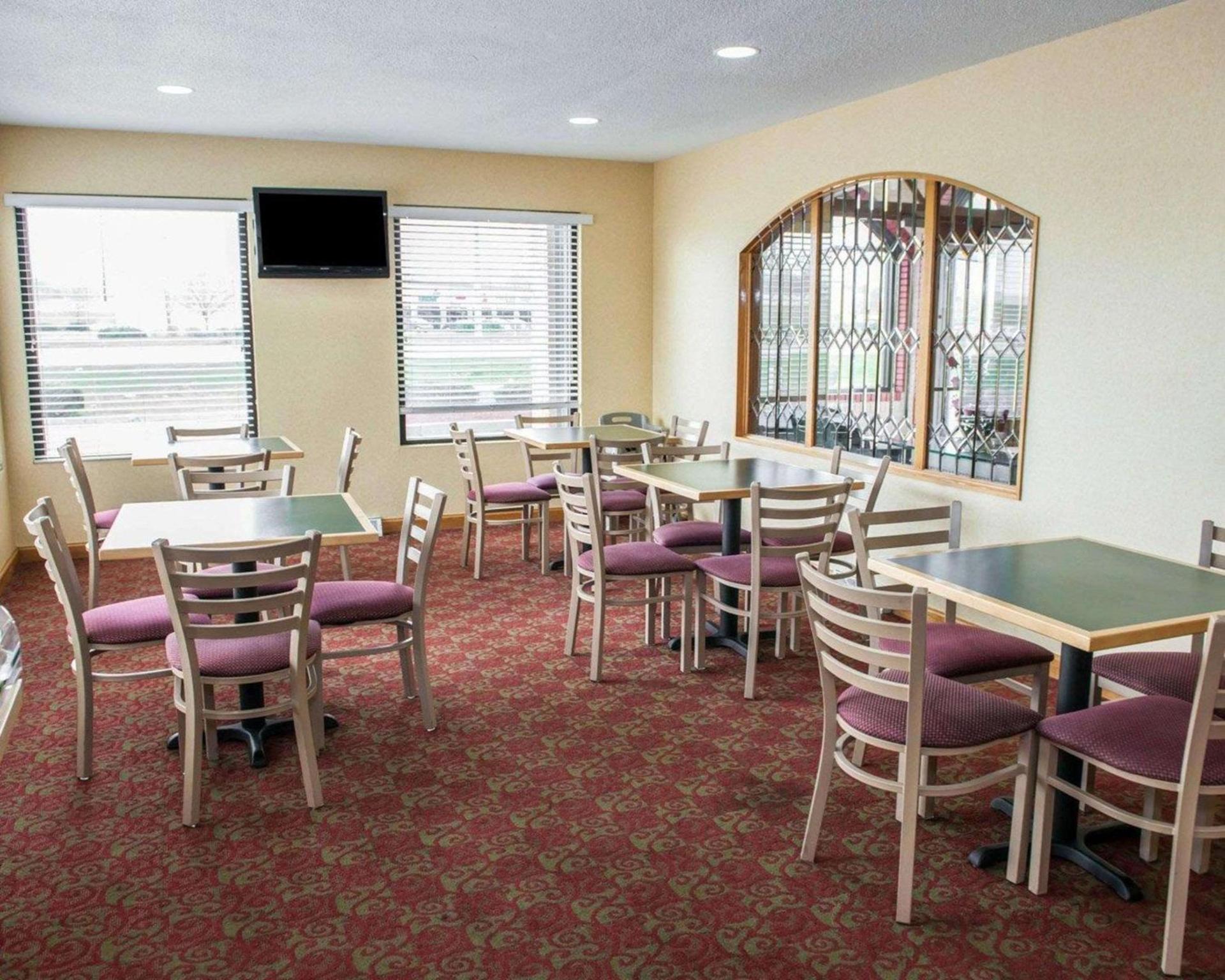 Quality Inn & Suites Indianapolis Northwest photo 20