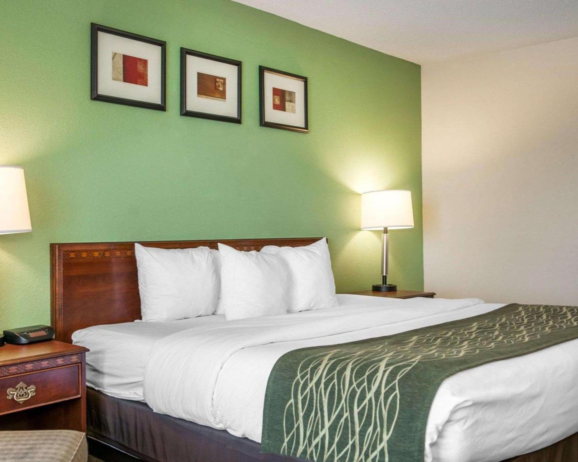 Comfort Inn Goshen photo 8