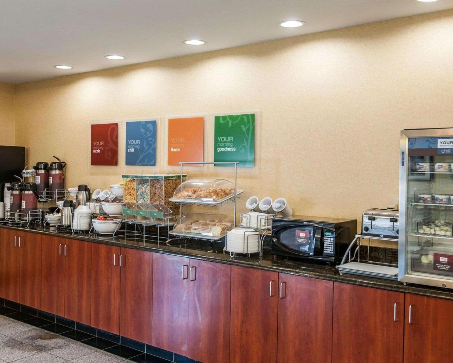 Comfort Suites near Indianapolis Airport photo 35