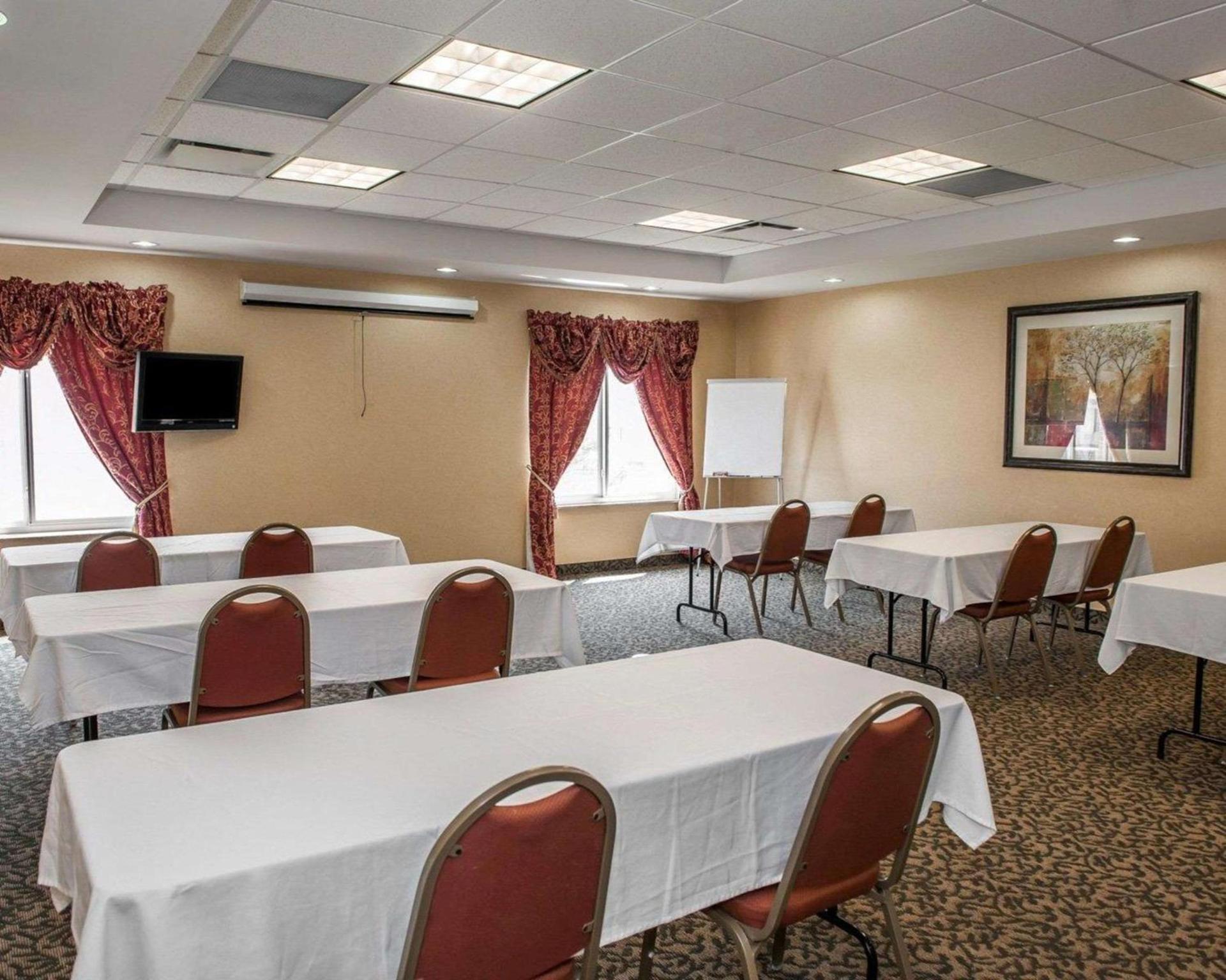 Comfort Suites near Indianapolis Airport photo 32