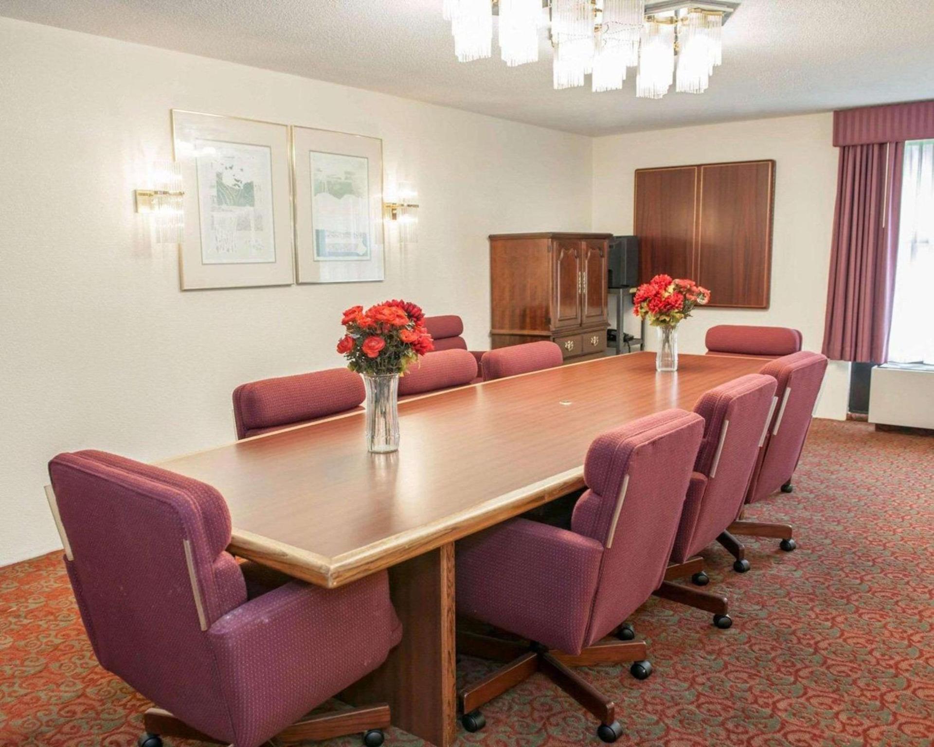 Quality Inn & Suites Indianapolis Northwest photo 26