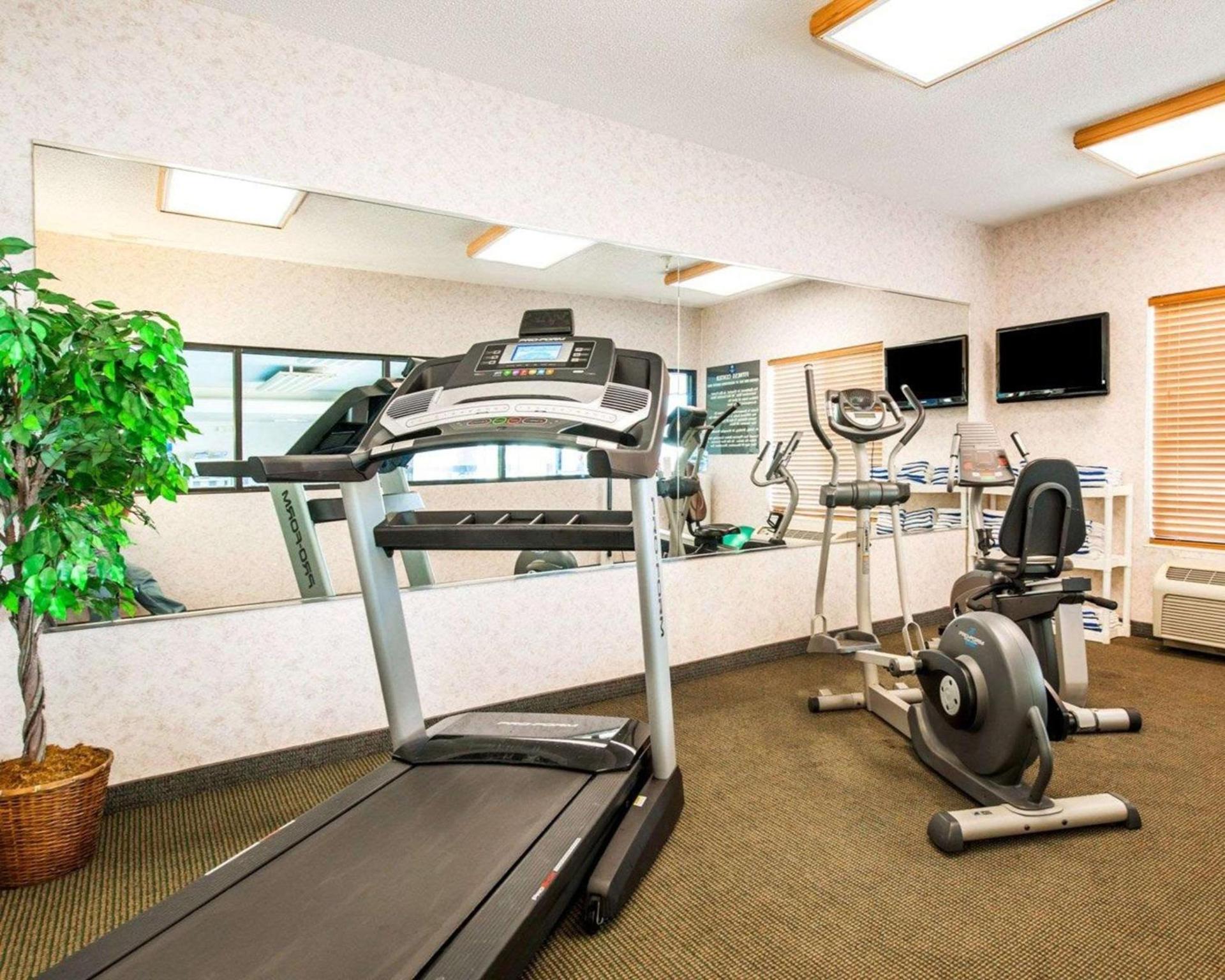 Comfort Inn Goshen photo 24