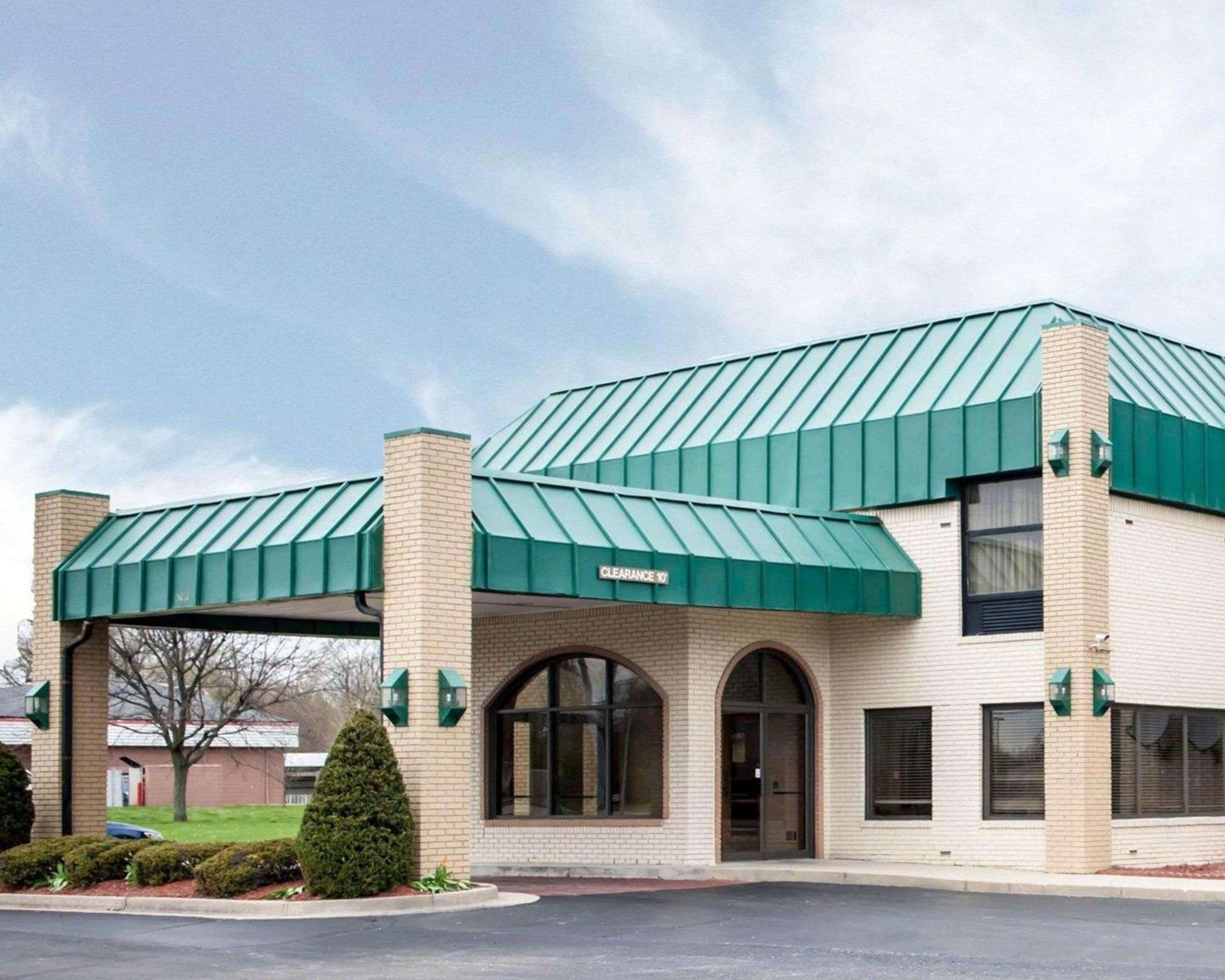 Quality Inn & Suites Indianapolis Northwest photo 28