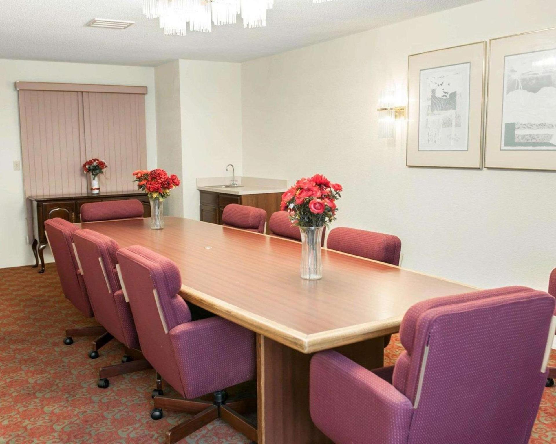 Quality Inn & Suites Indianapolis Northwest photo 29