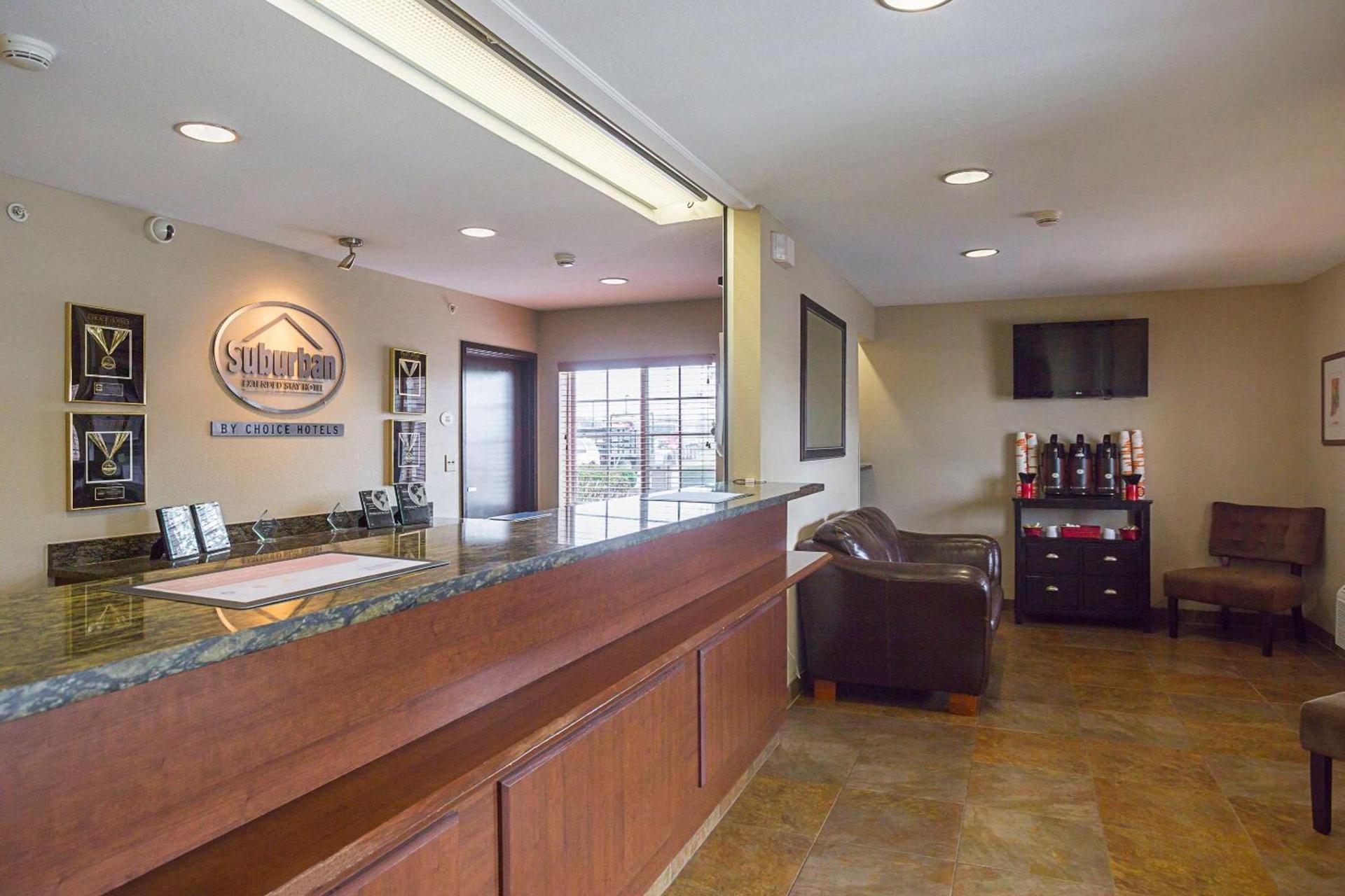 Birch Hill Suites Clarksville-Louisville North photo 3