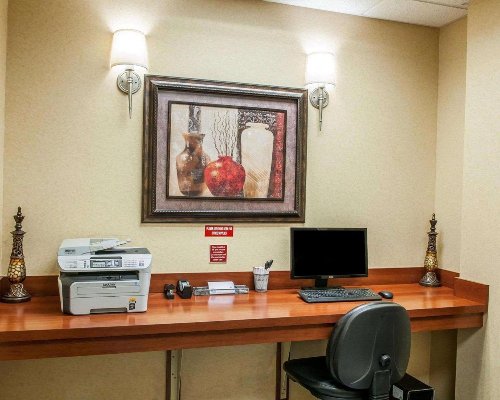 Comfort Suites near Indianapolis Airport photo 31