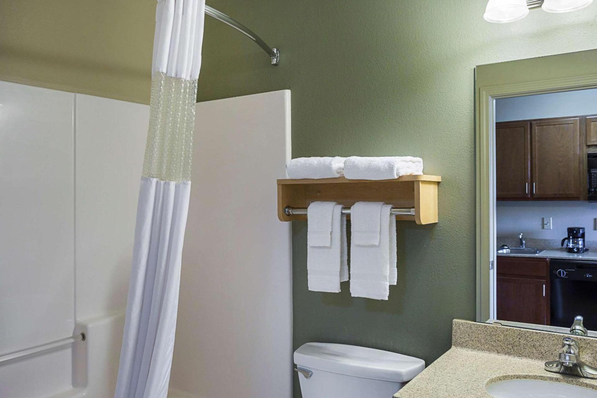 Birch Hill Suites Clarksville-Louisville North photo 16