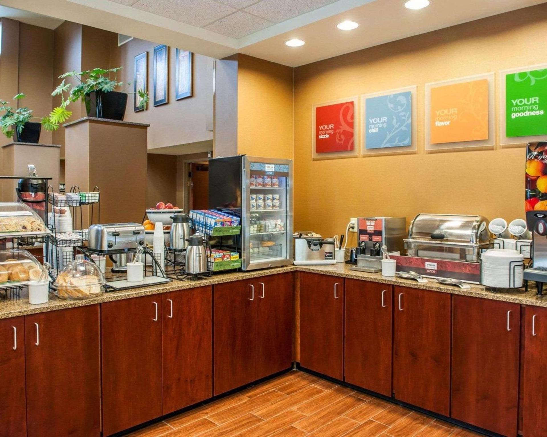 Comfort Inn Bloomington near University photo 31