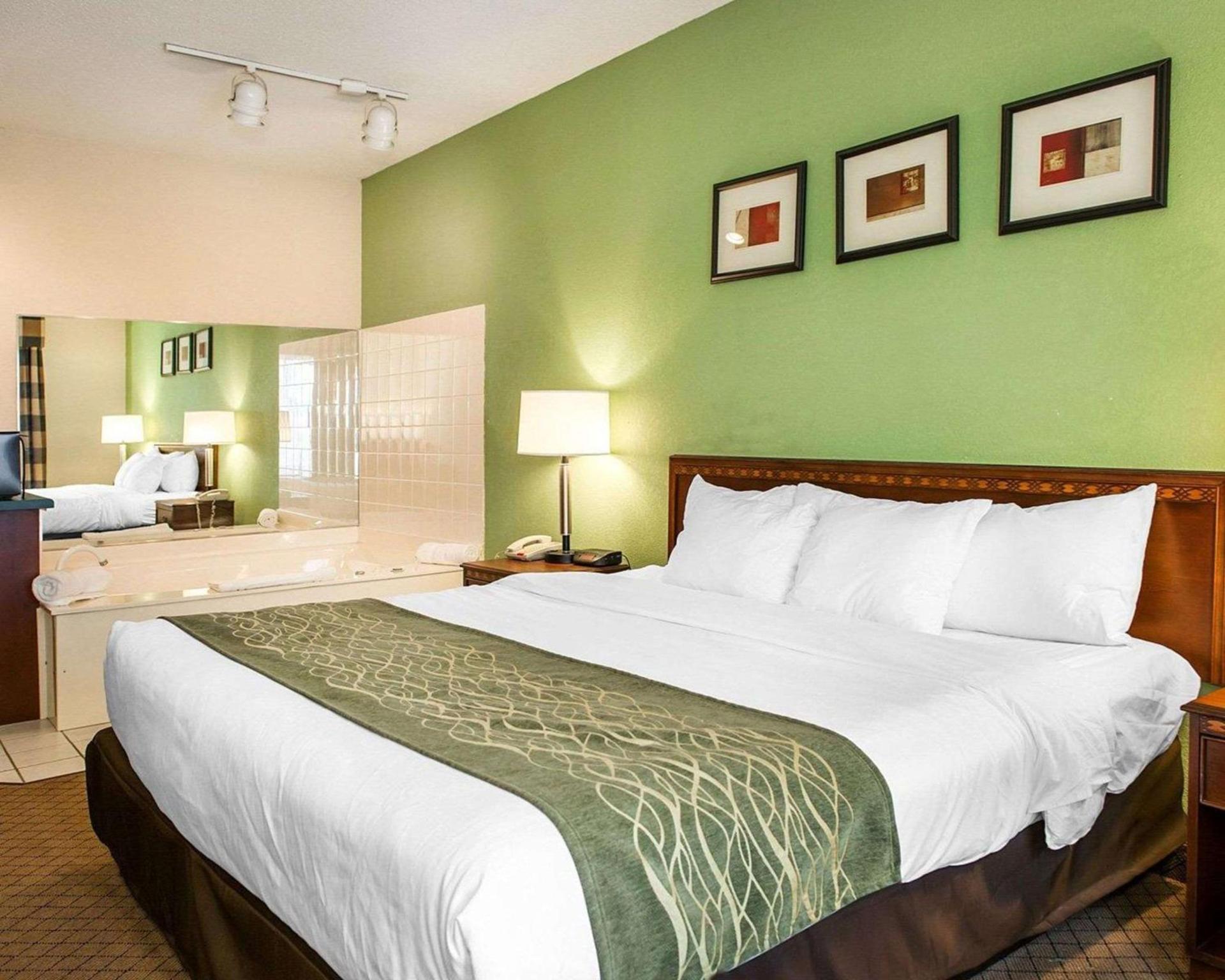 Comfort Inn Goshen photo 16
