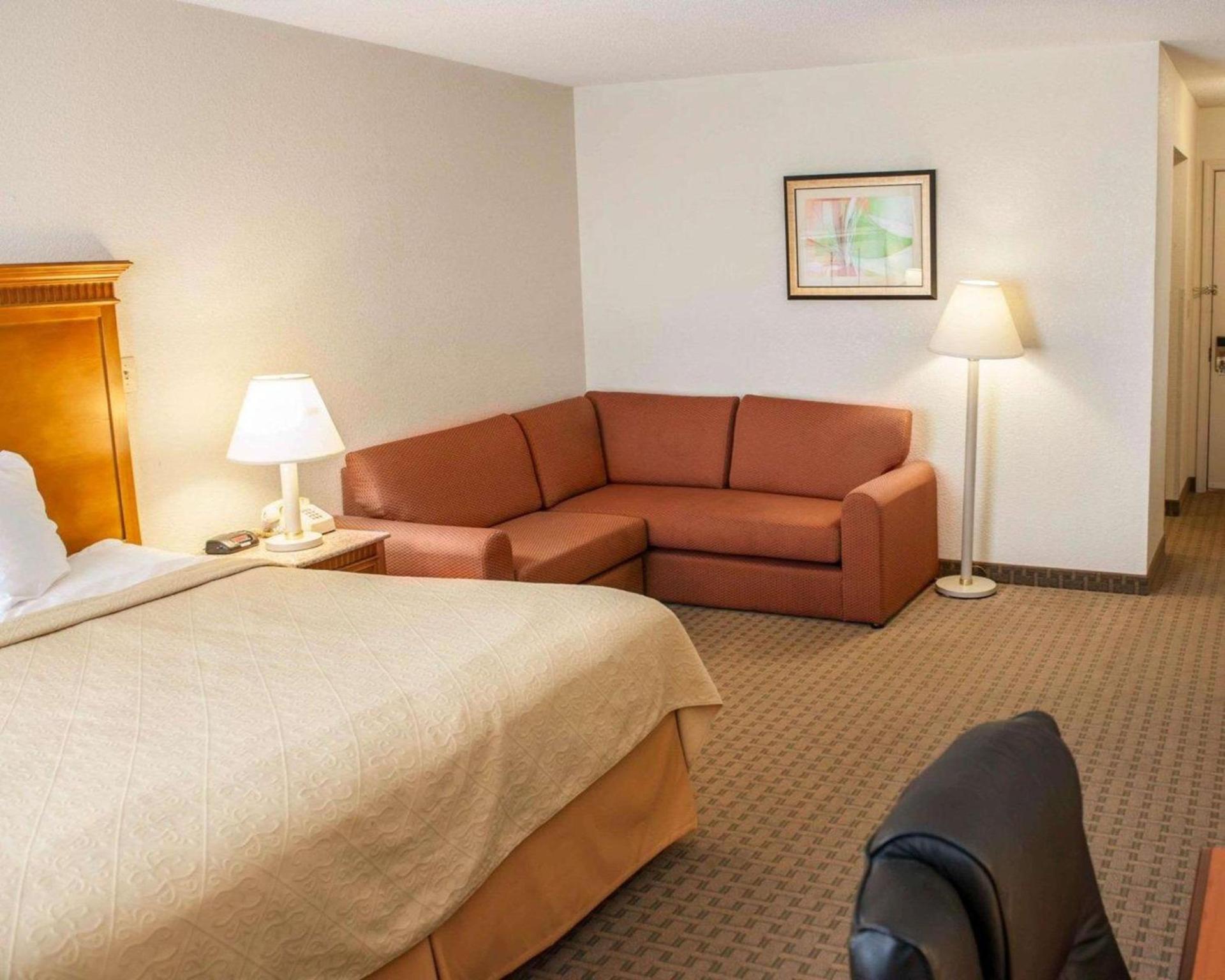 Quality Inn & Suites Indianapolis Northwest photo 34