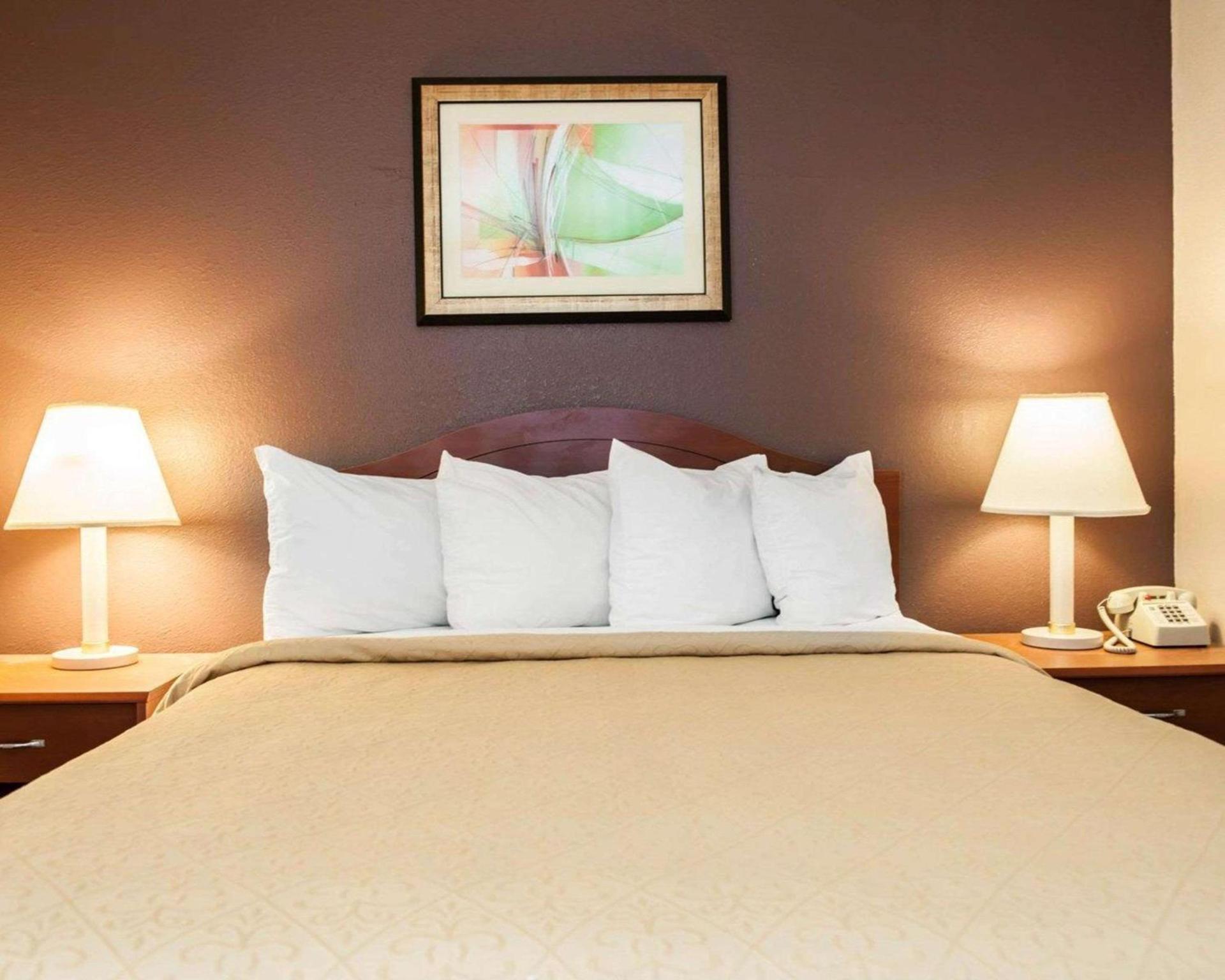 Quality Inn & Suites Indianapolis Northwest photo 38