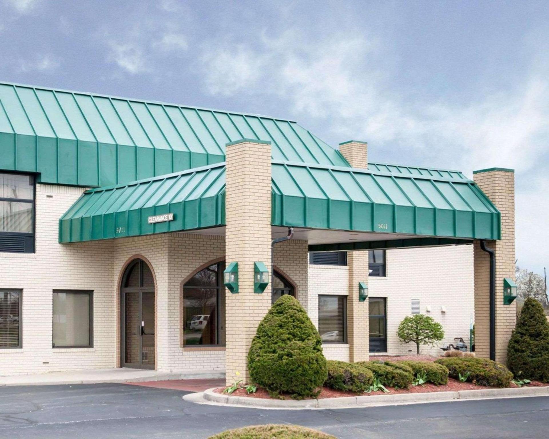Quality Inn & Suites Indianapolis Northwest photo 41