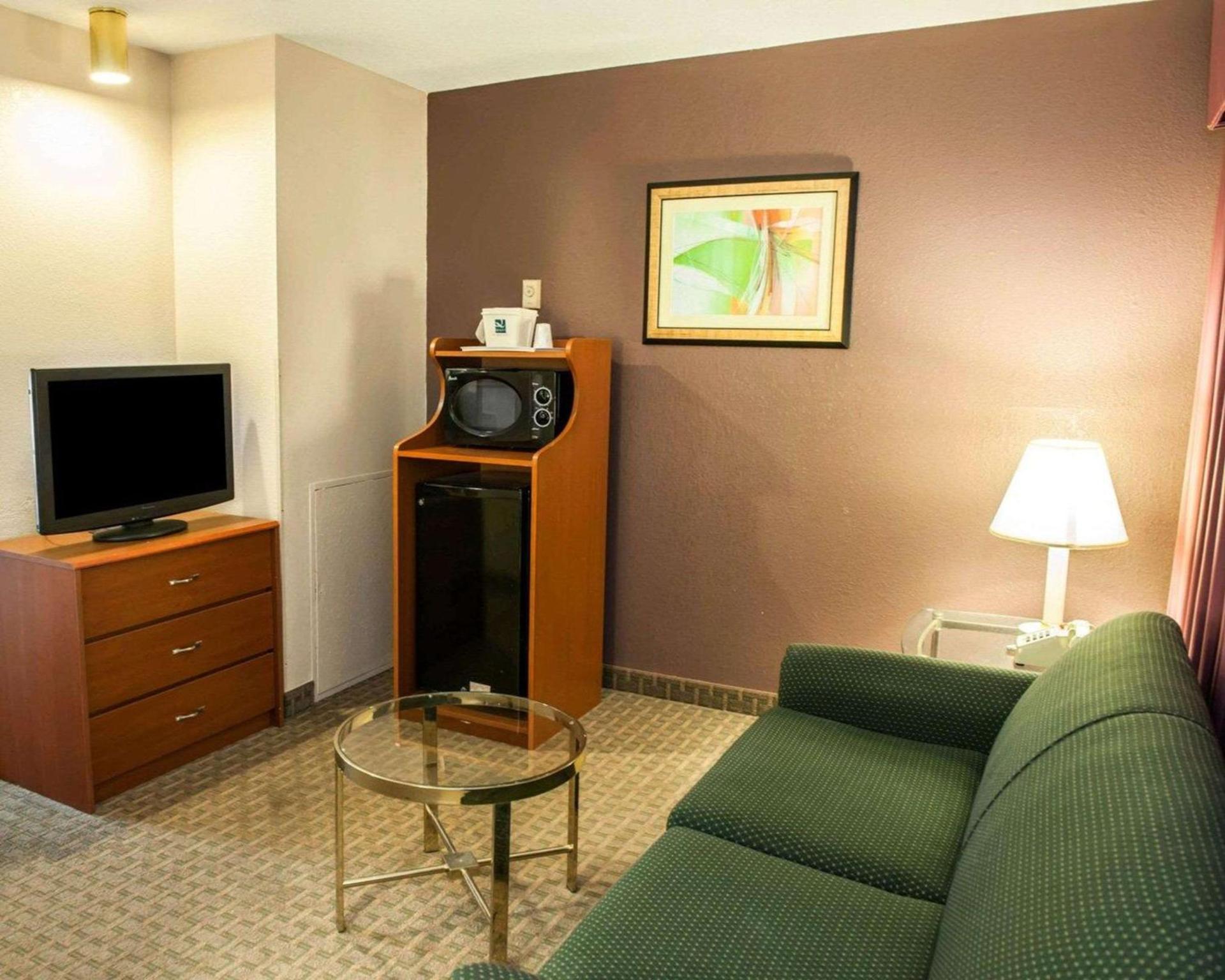 Quality Inn & Suites Indianapolis Northwest photo 43