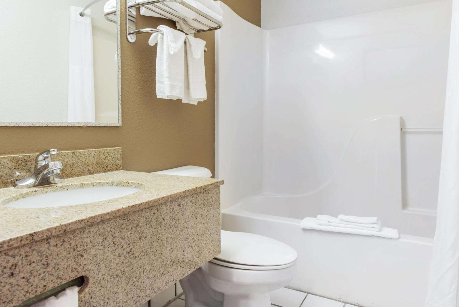 Quality Inn Noblesville-Indianapolis photo 7