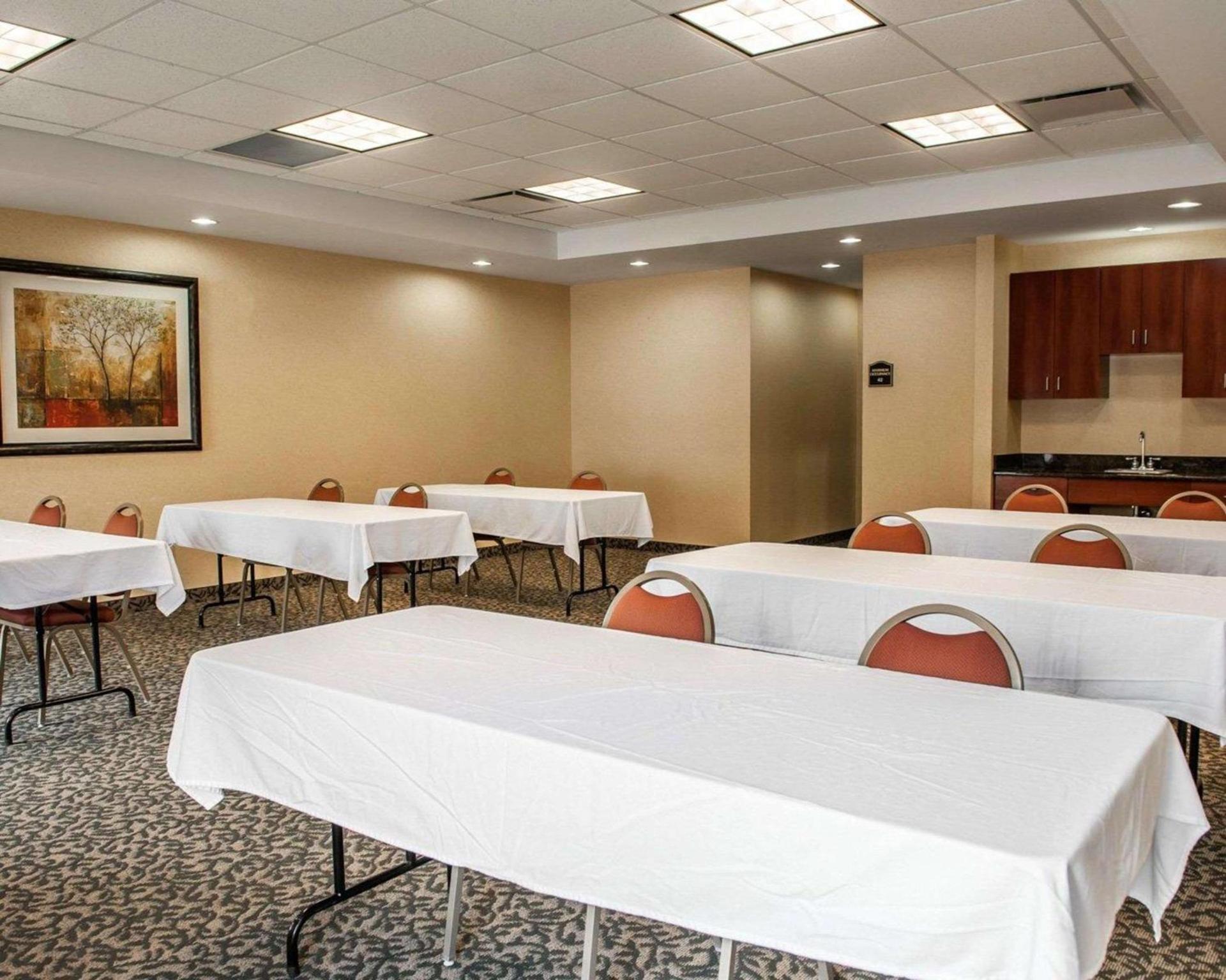 Comfort Suites near Indianapolis Airport photo 33