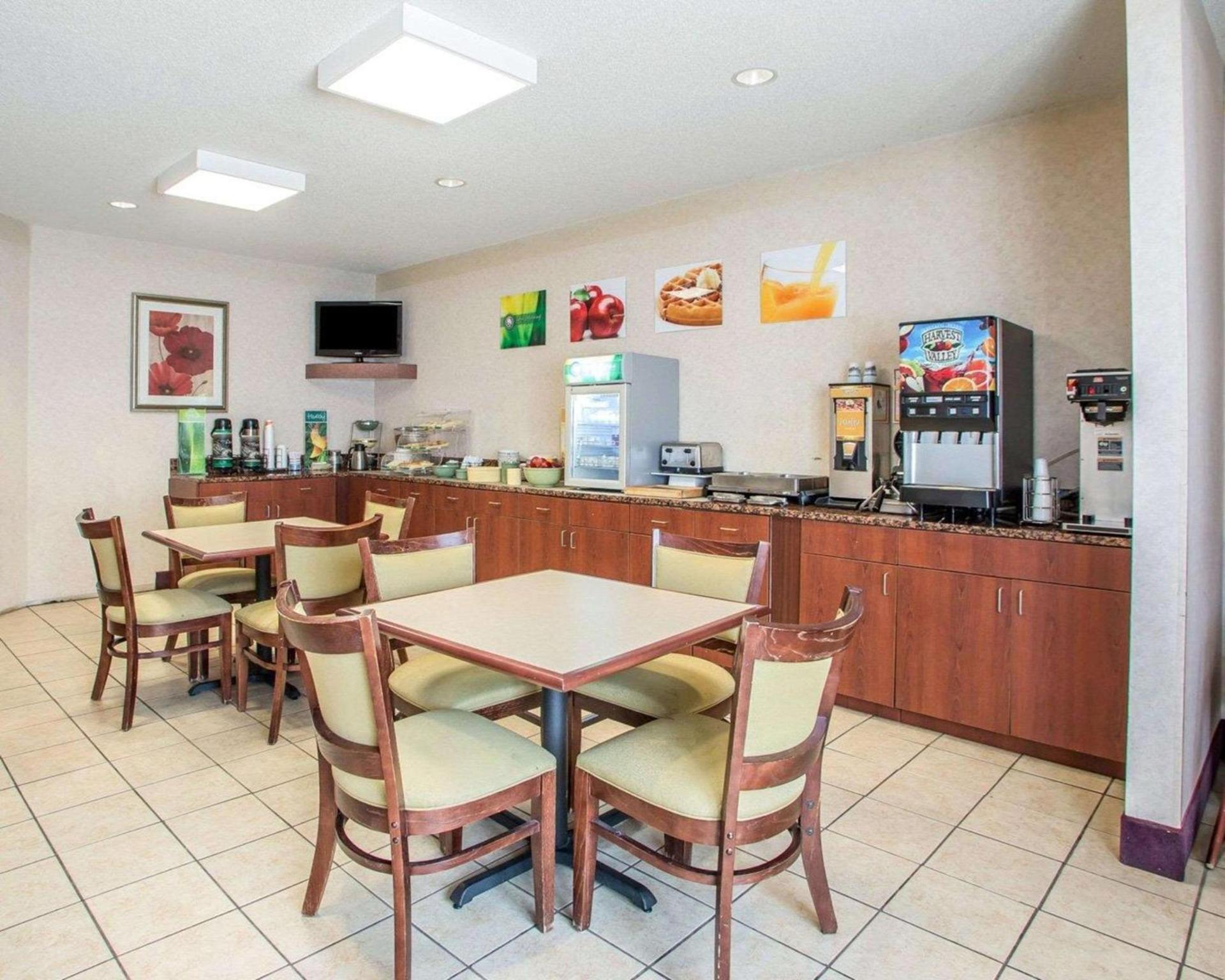 Quality Inn Merrillville photo 17
