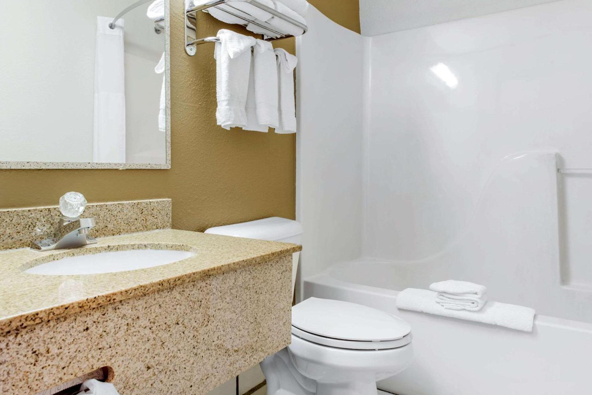 Quality Inn Noblesville-Indianapolis photo 16