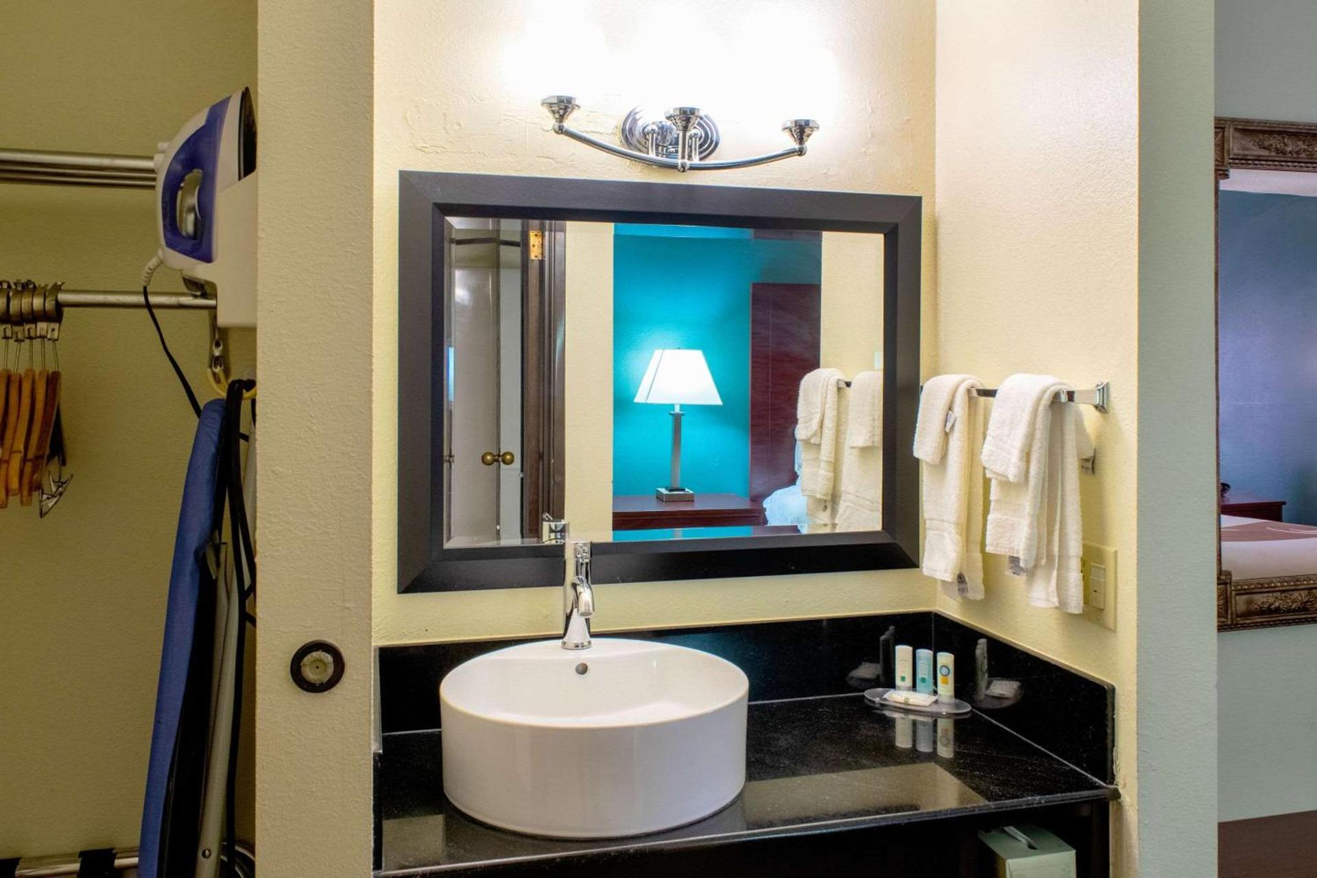 Quality Inn Plainfield - Indianapolis West photo 10