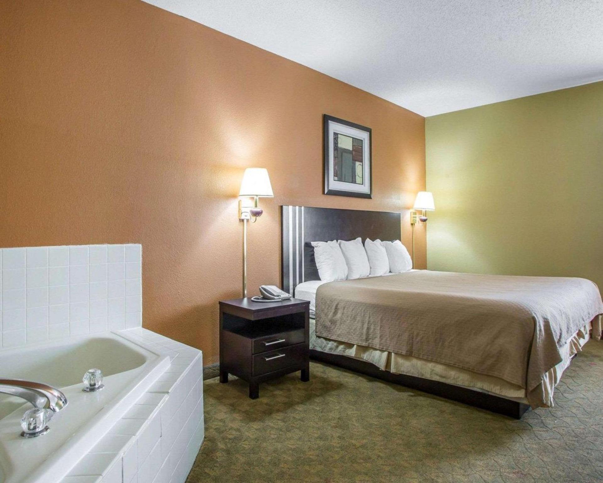 Quality Inn Merrillville photo 13
