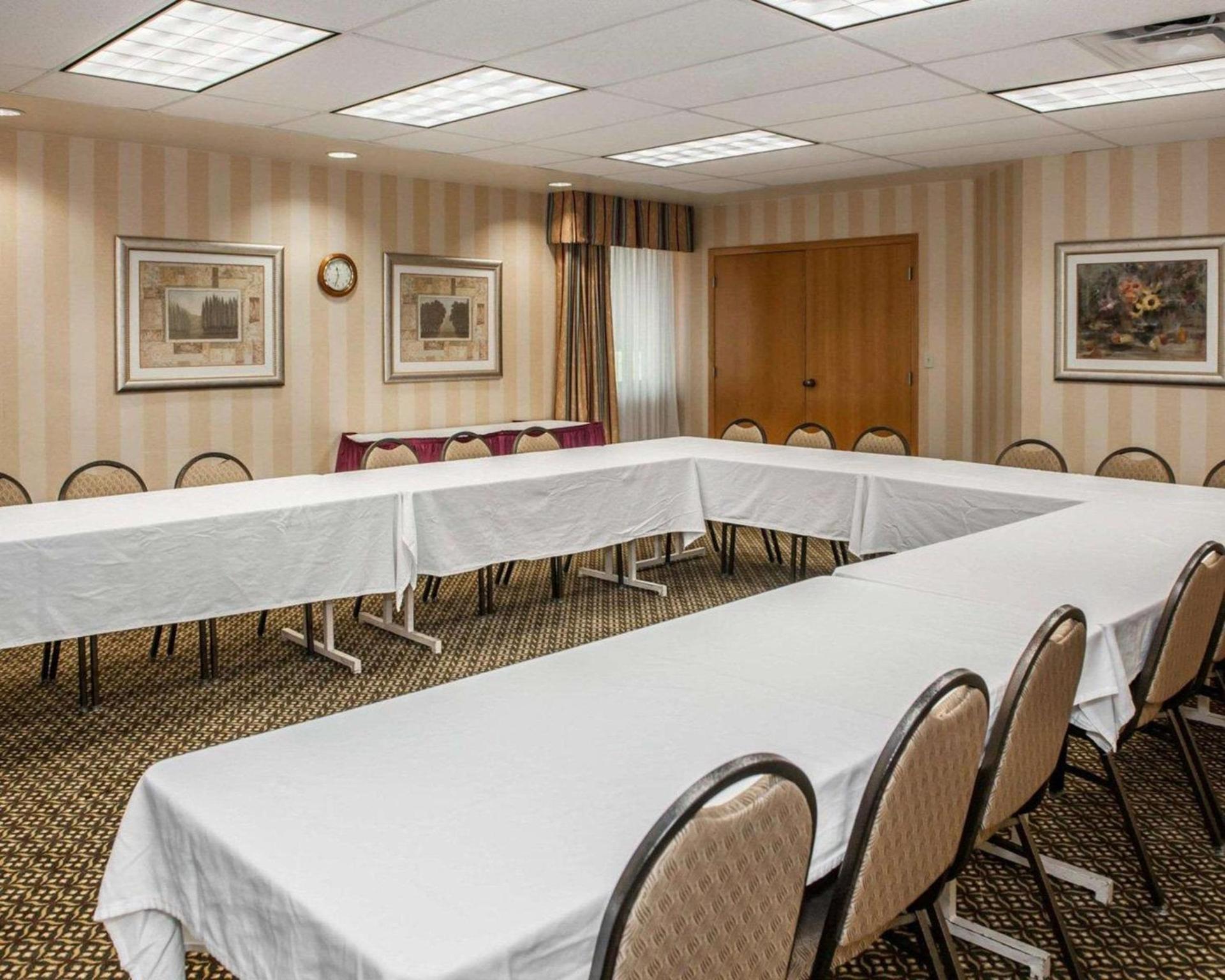 Quality Inn Castleton photo 13