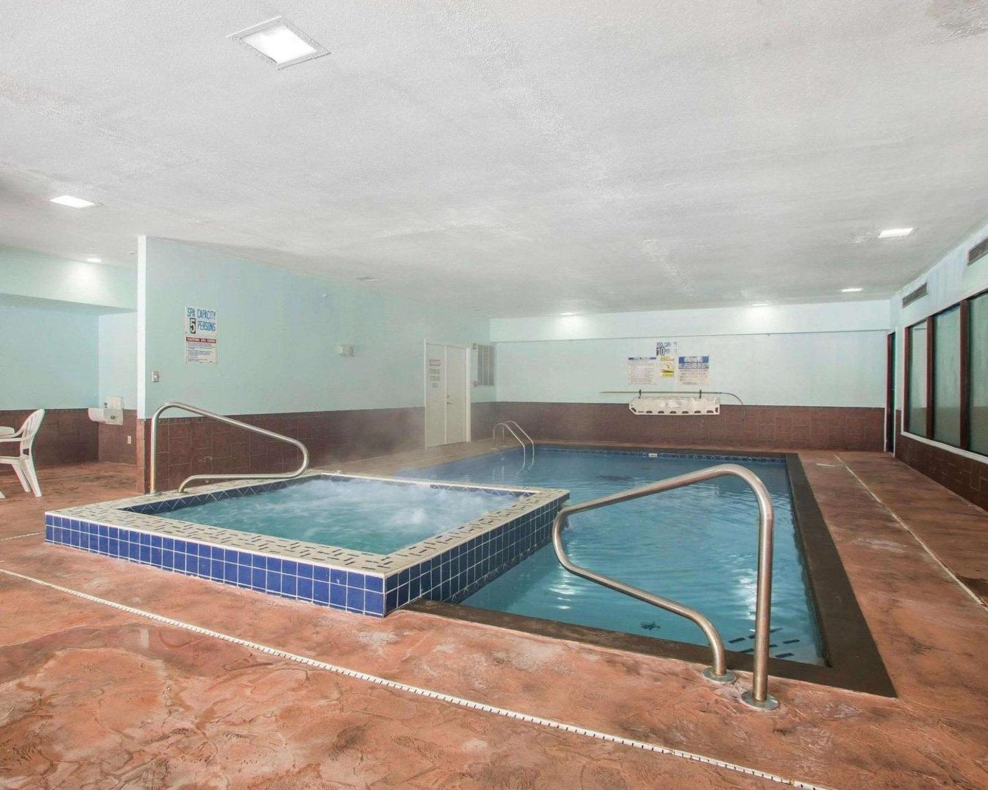 Quality Inn Merrillville photo 15