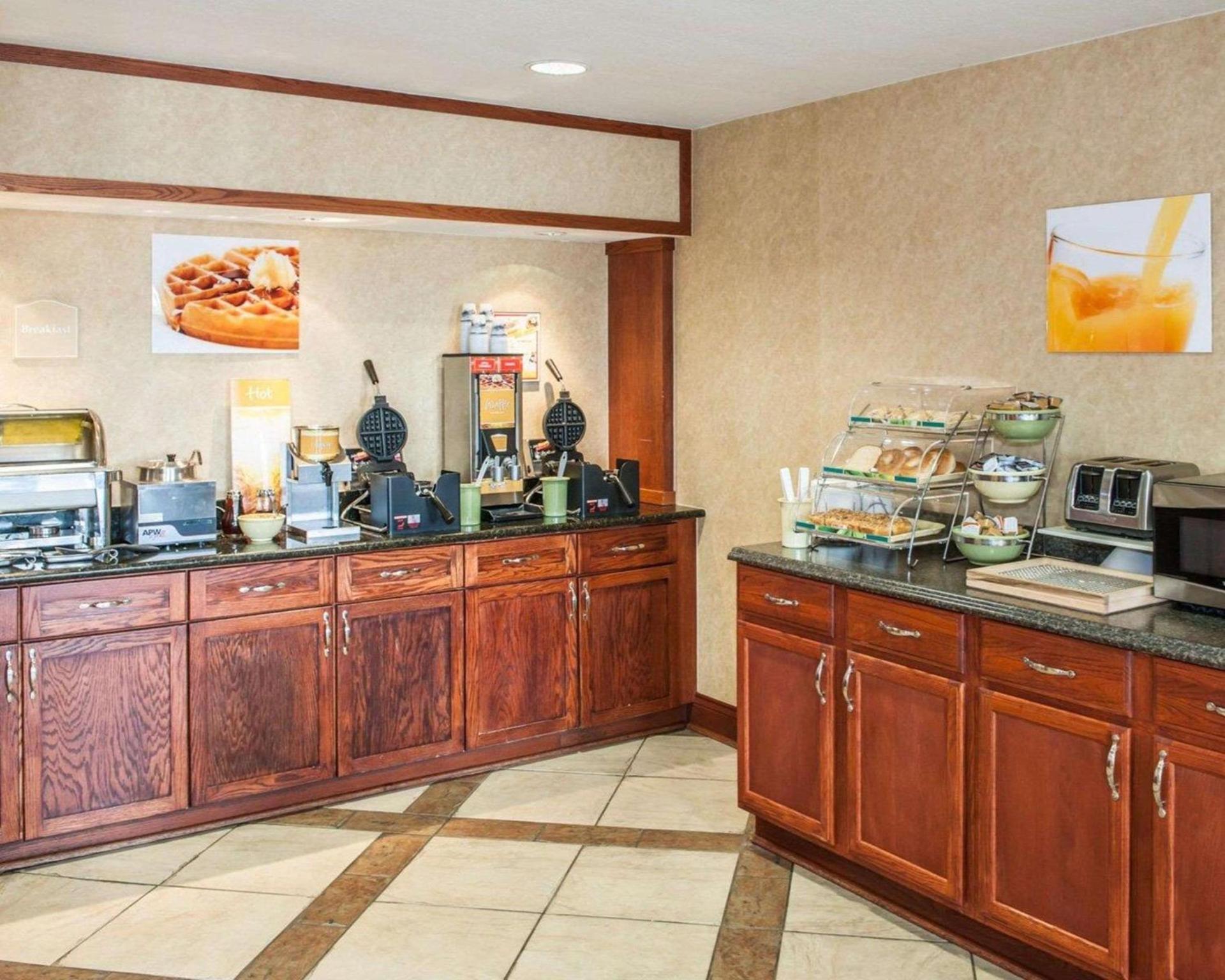 Quality Inn Castleton photo 16