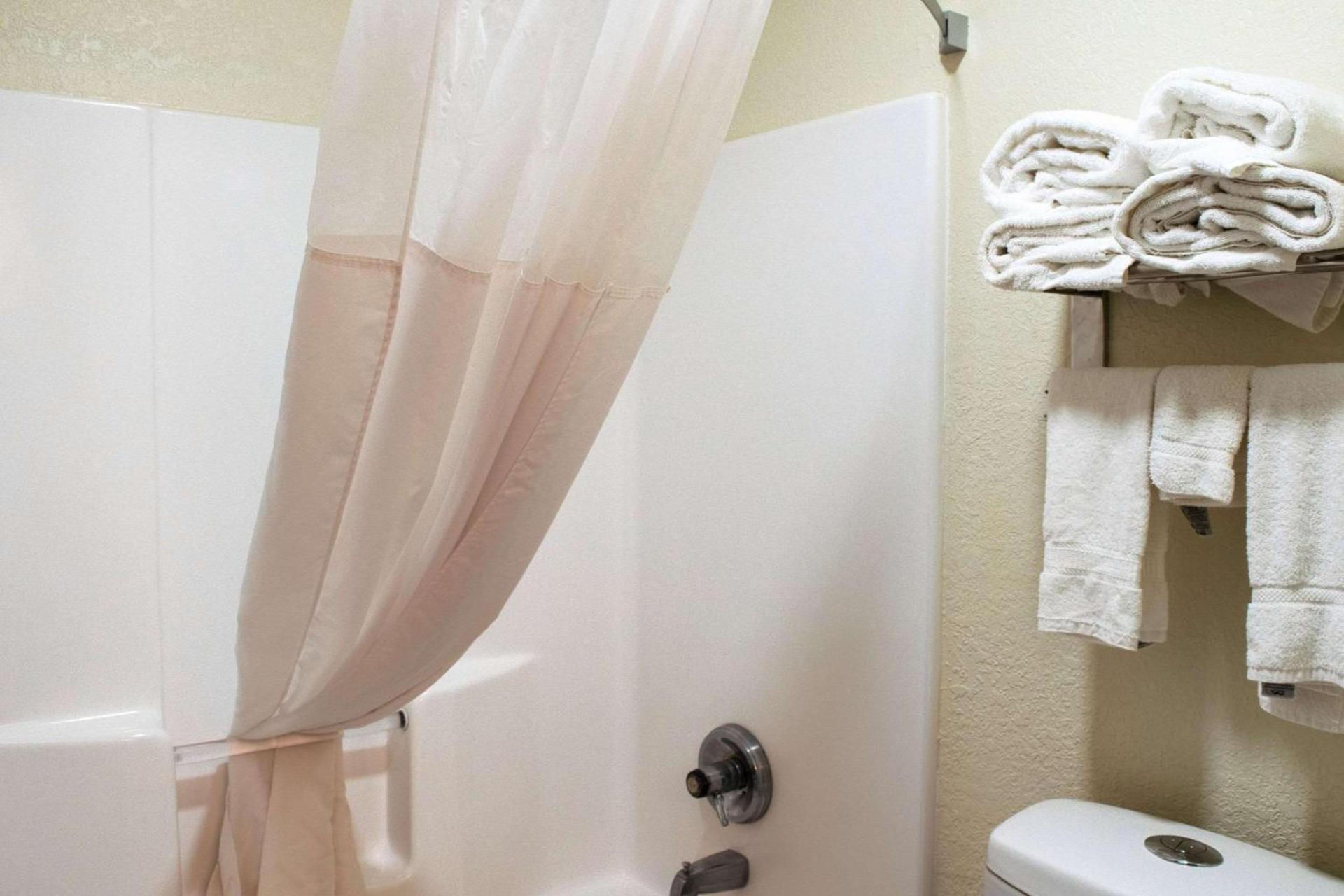 Quality Inn Plainfield - Indianapolis West photo 15