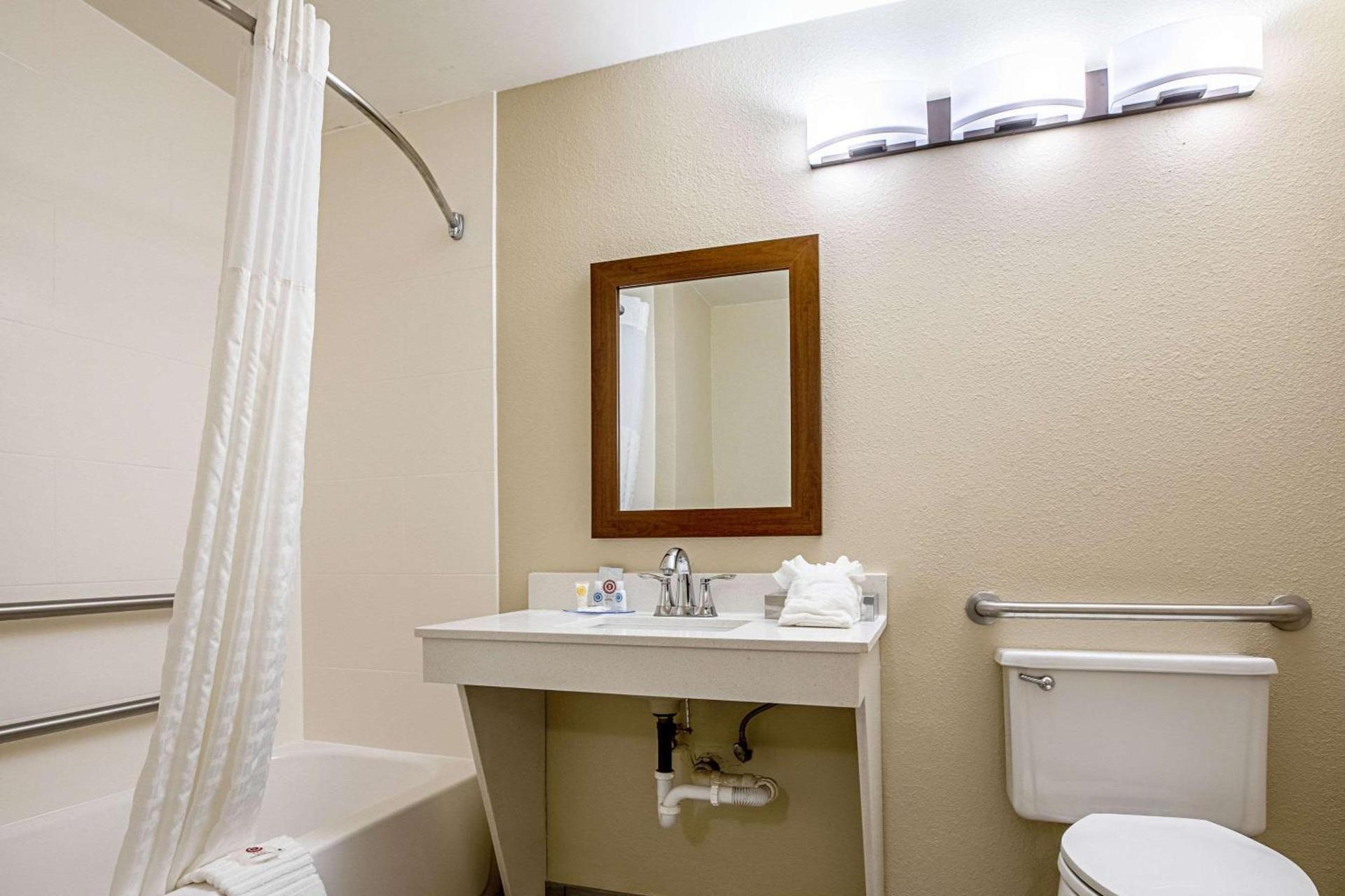 Comfort Inn Indianapolis North - Carmel photo 10