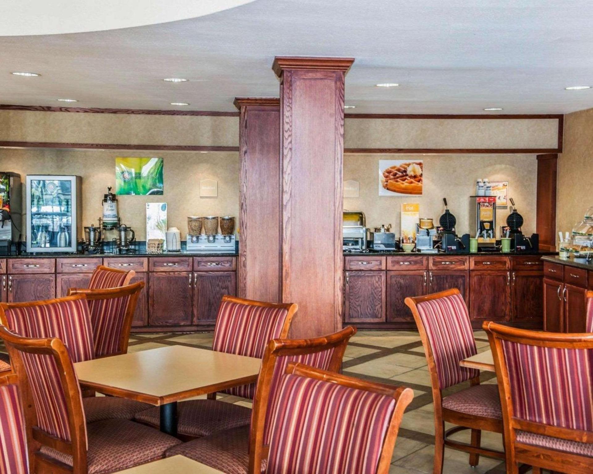 Quality Inn Castleton photo 18