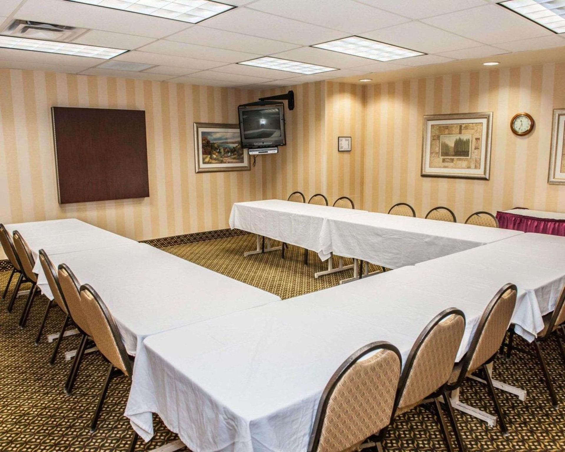 Quality Inn Castleton photo 14