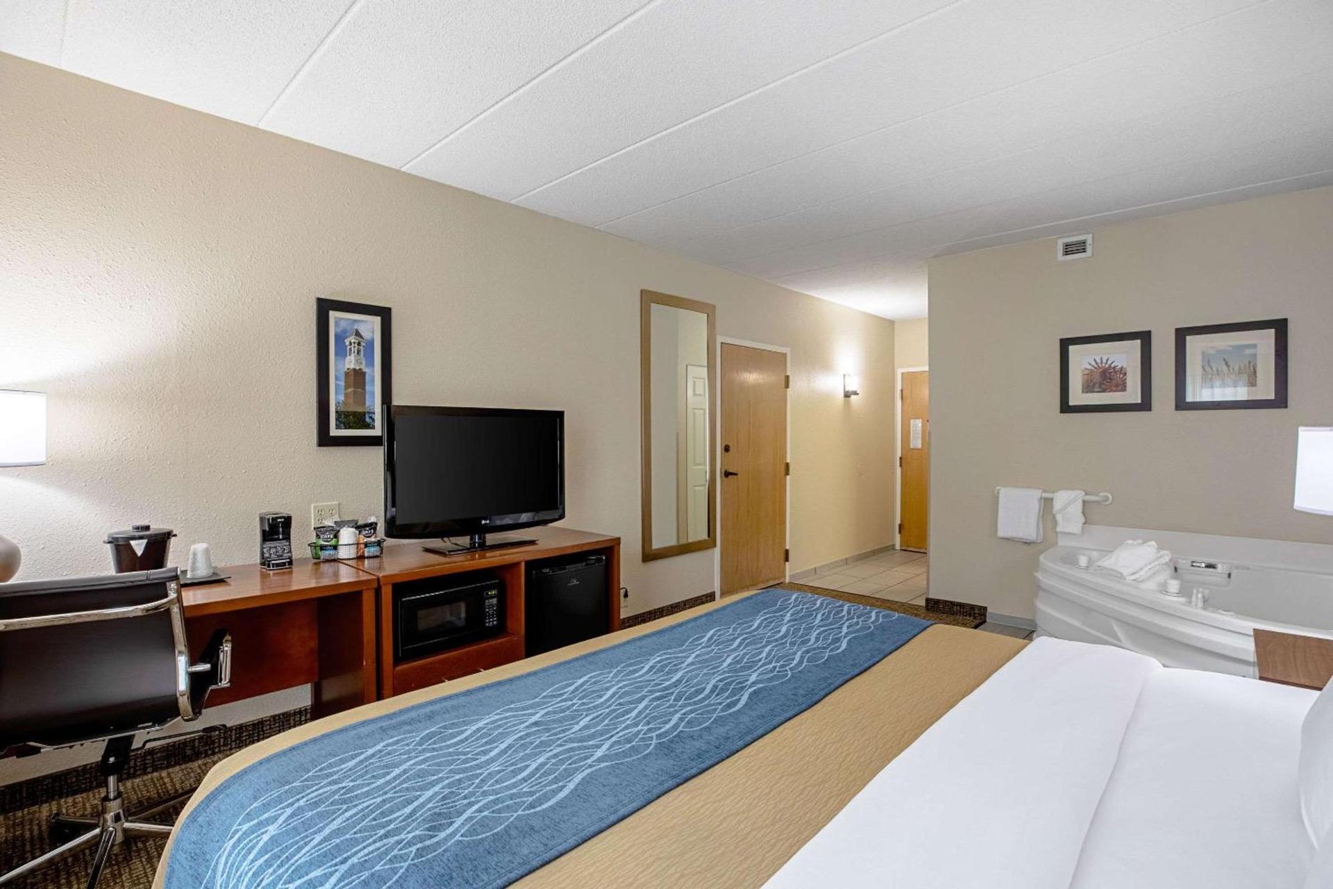 Comfort Inn Indianapolis North - Carmel photo 18