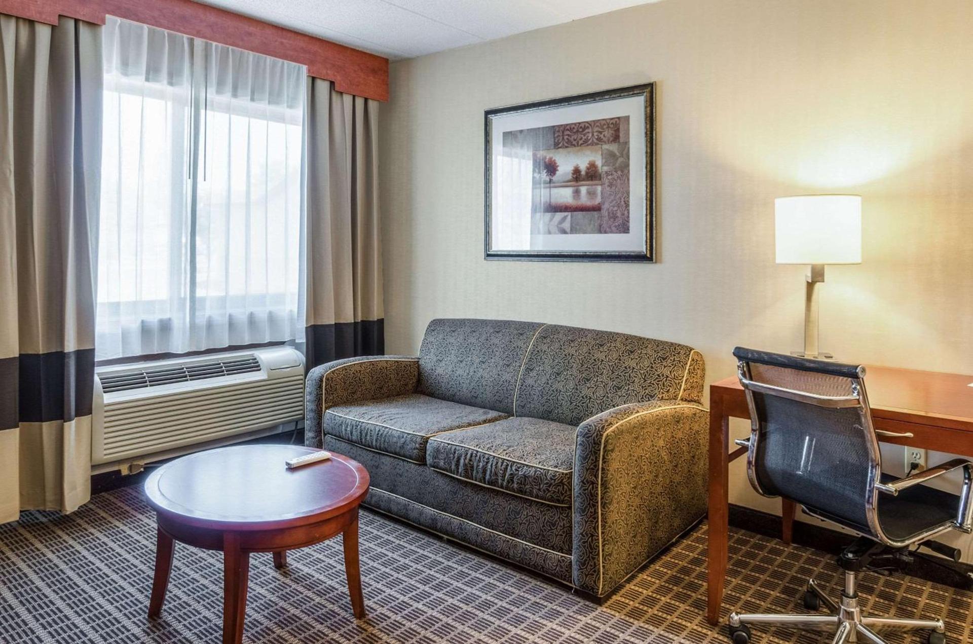 Comfort Inn & Suites West Springfield photo 31