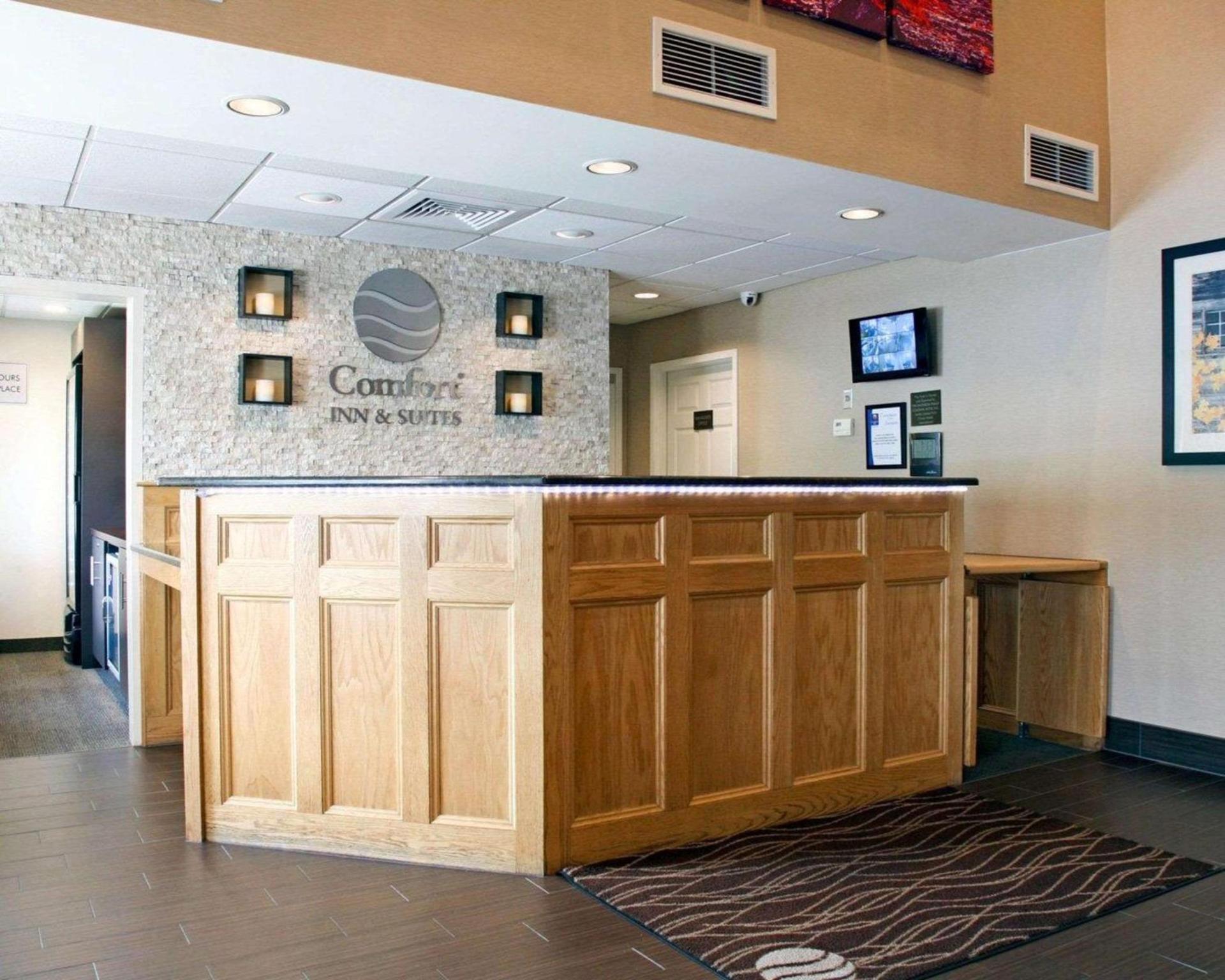 Comfort Inn & Suites Sturbridge-Brimfield photo 5