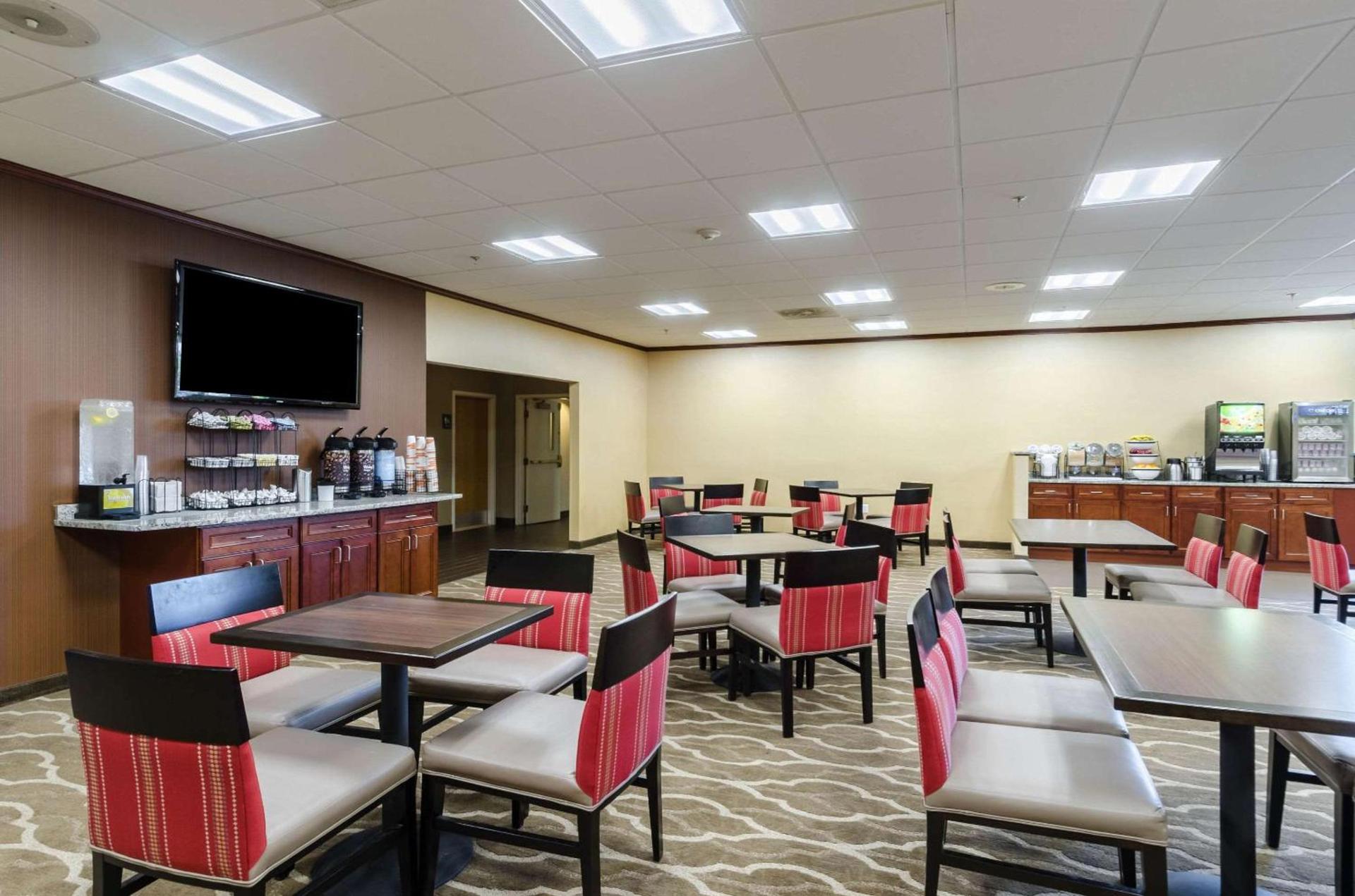 Comfort Inn Randolph-Boston photo 40