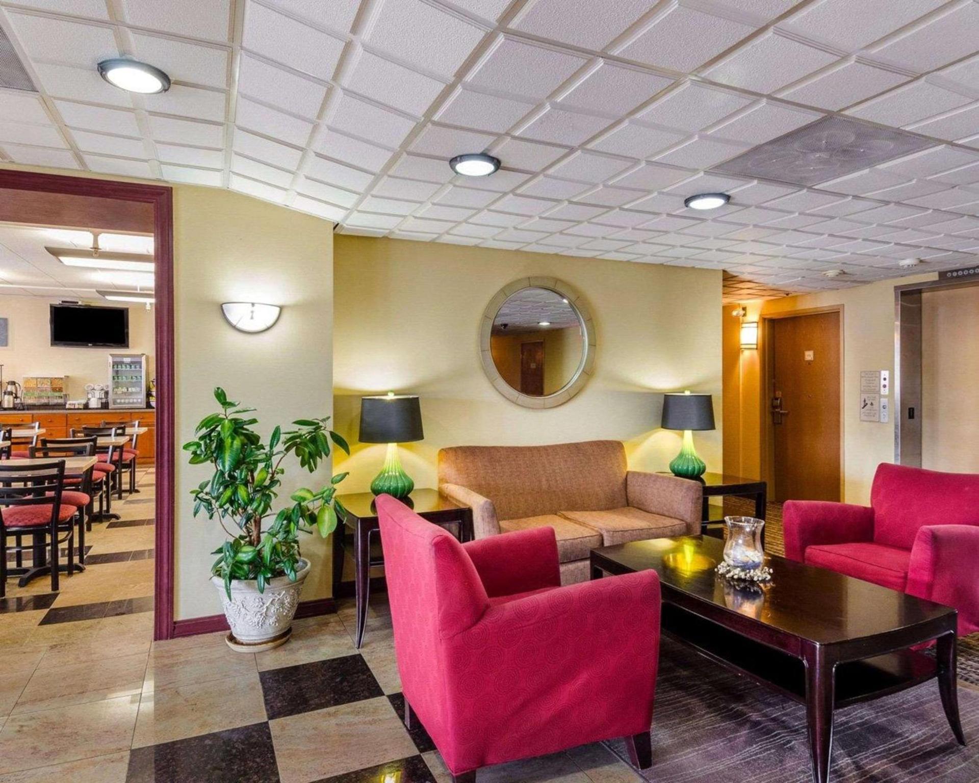 Holiday Inn Express - Fall River North photo 35