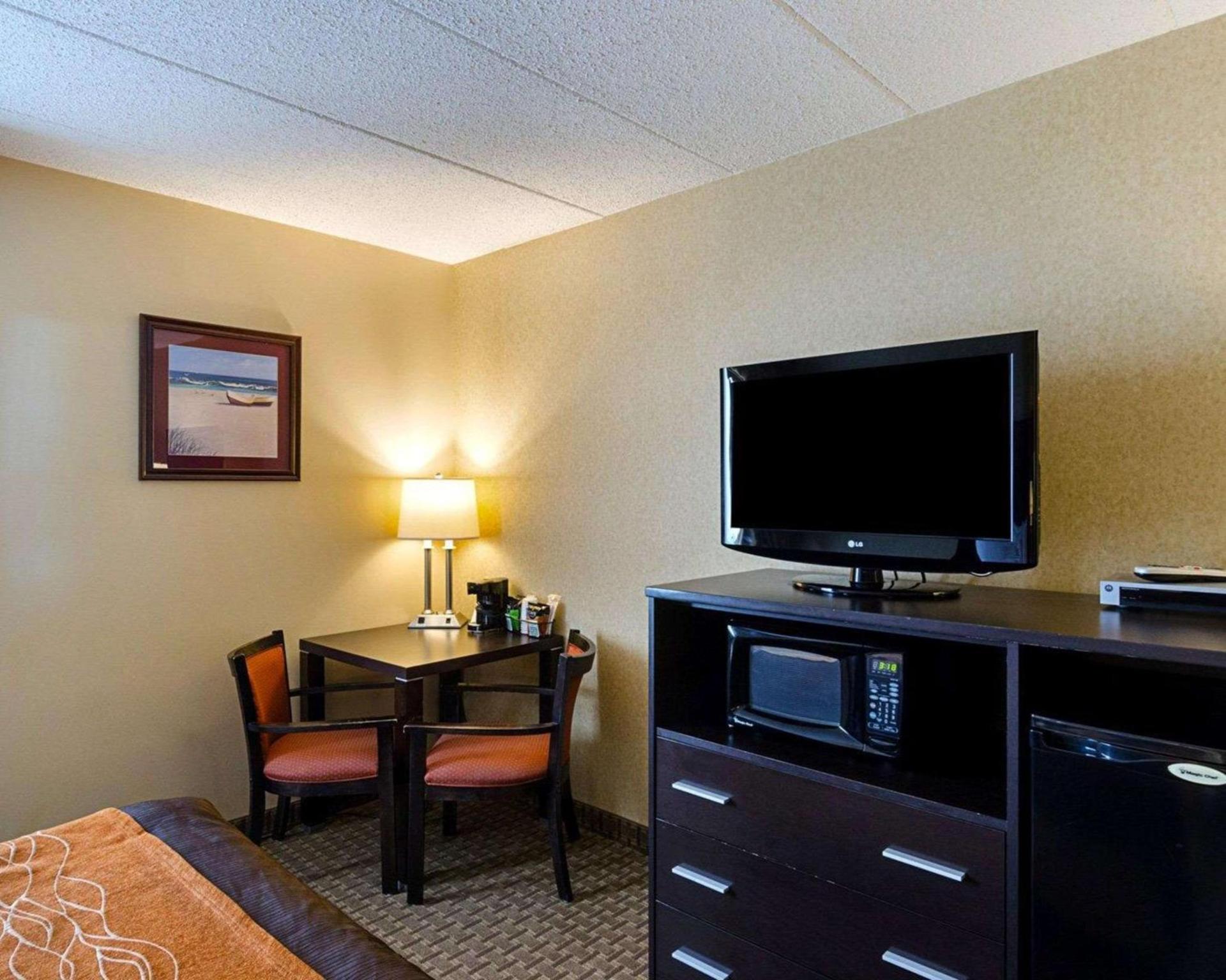 Holiday Inn Express - Fall River North photo 47