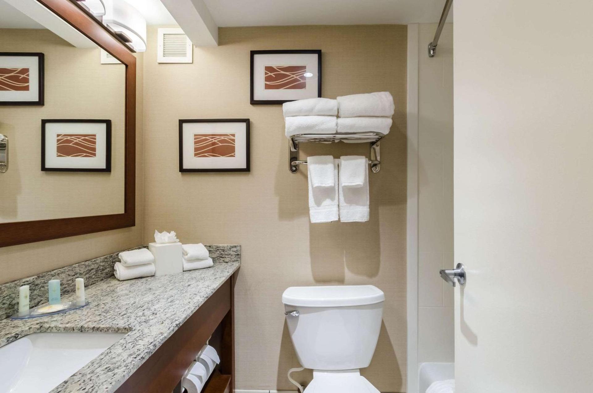 Comfort Inn Randolph-Boston photo 25
