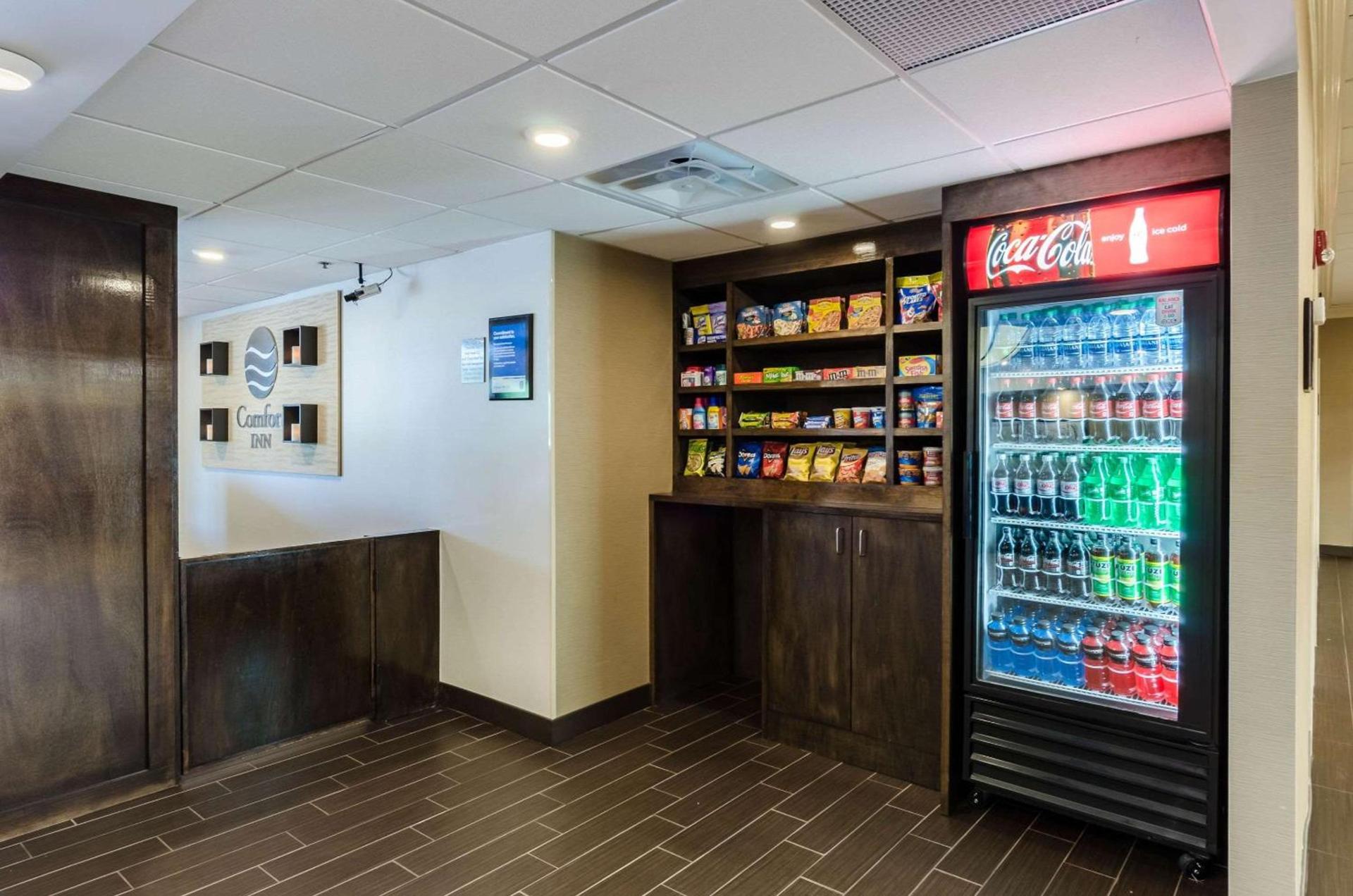 Comfort Inn Randolph-Boston photo 47