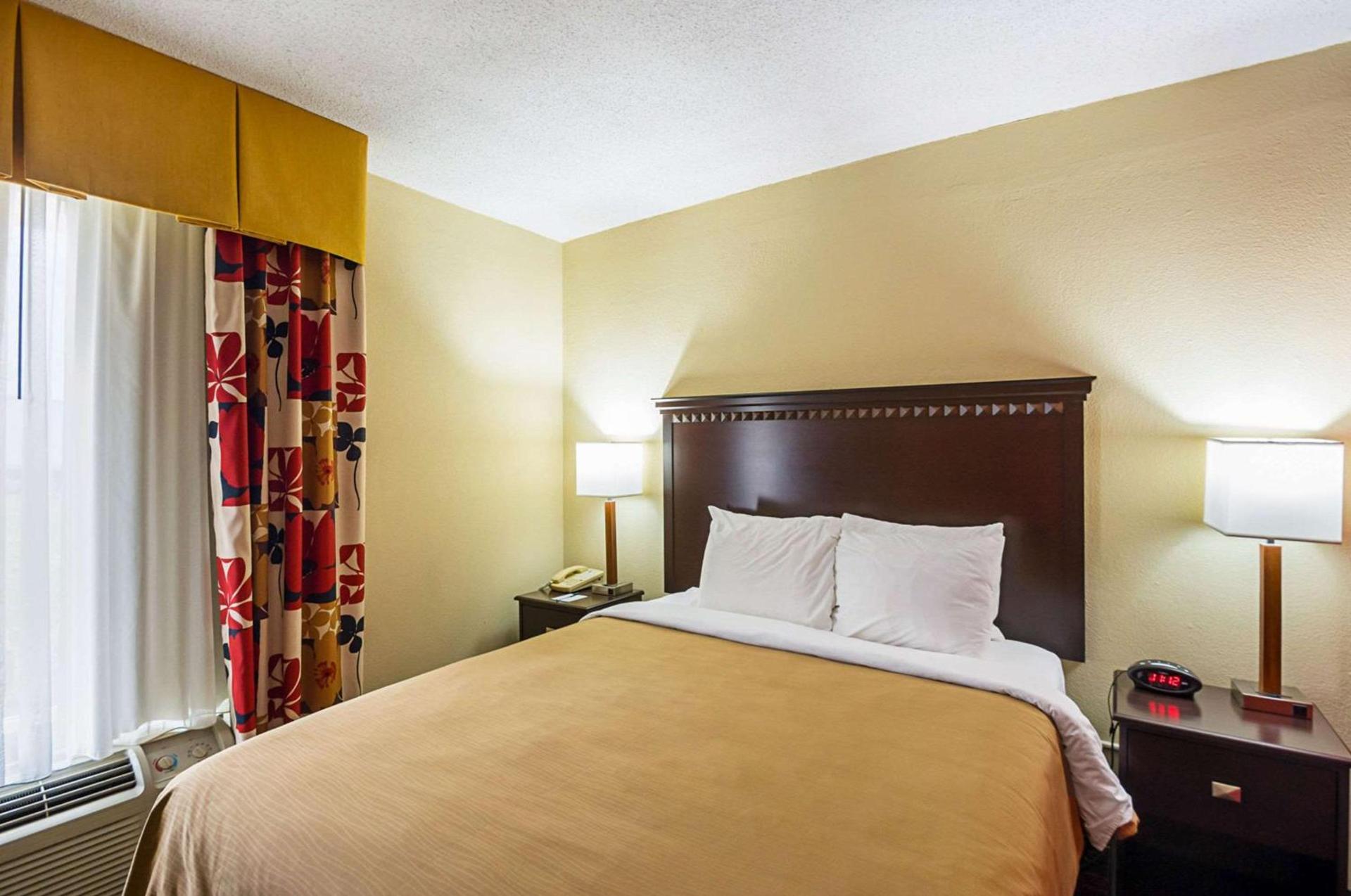 Quality Inn & Suites Hagerstown photo 16