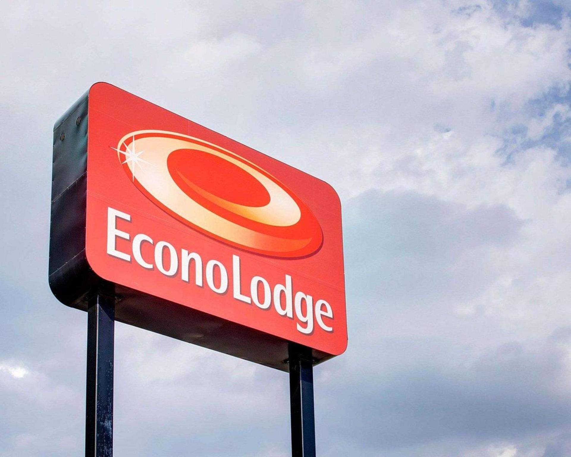 Econo Lodge Sharon - Foxborough photo 3