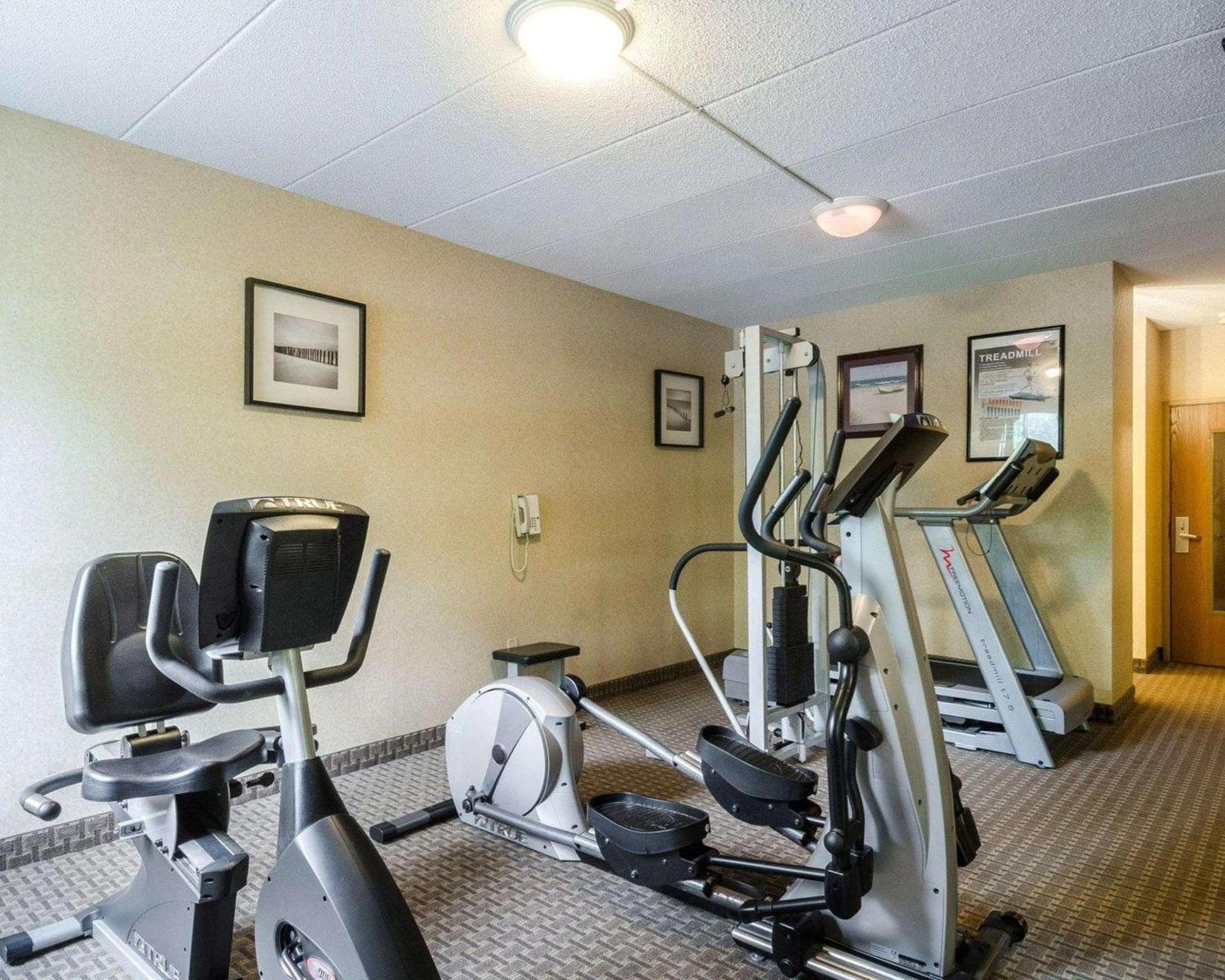 Holiday Inn Express - Fall River North photo 30