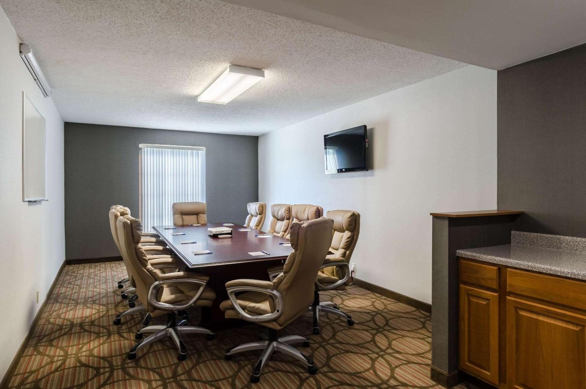 Comfort Inn Randolph-Boston photo 37