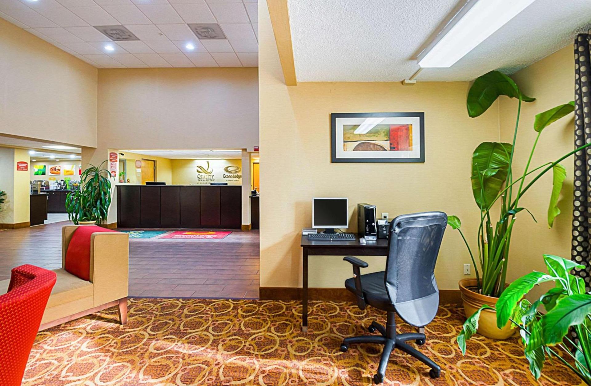 Quality Inn & Suites Hagerstown photo 35
