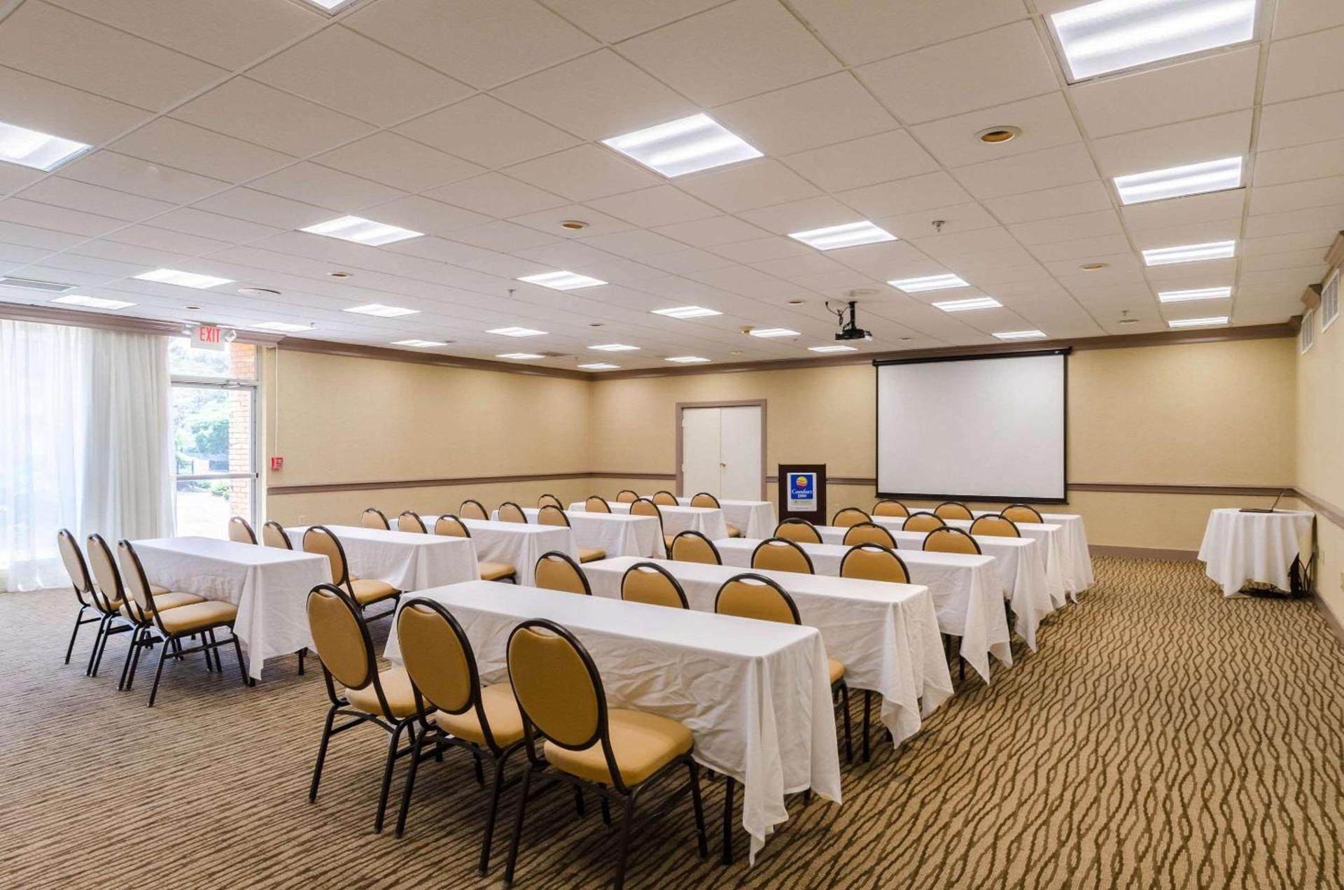 Comfort Inn Randolph-Boston photo 33