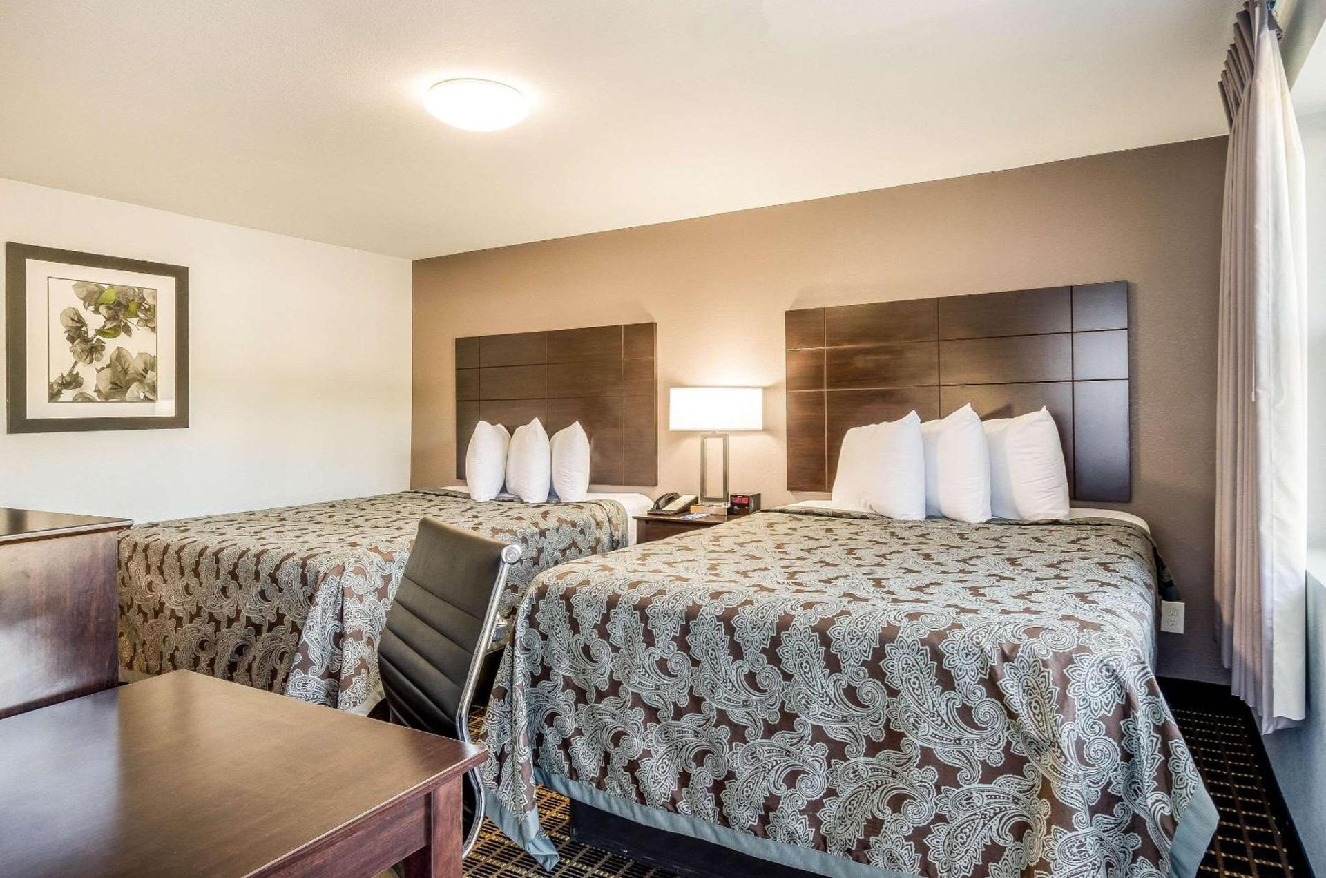Rodeway Inn Middleboro-Plymouth photo 11
