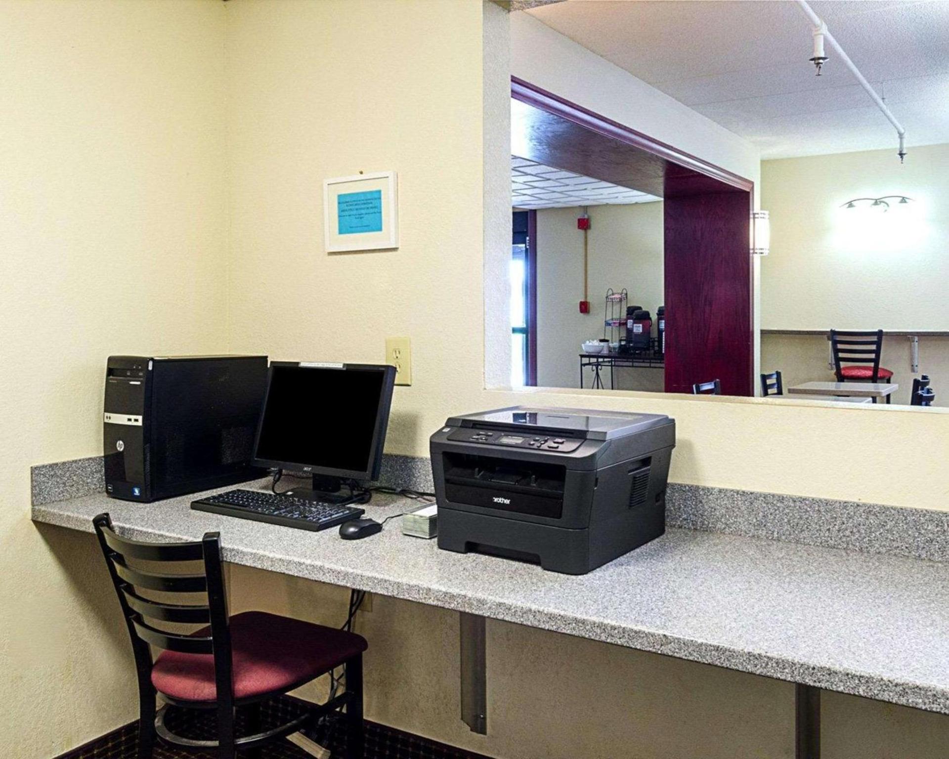 Holiday Inn Express - Fall River North photo 5