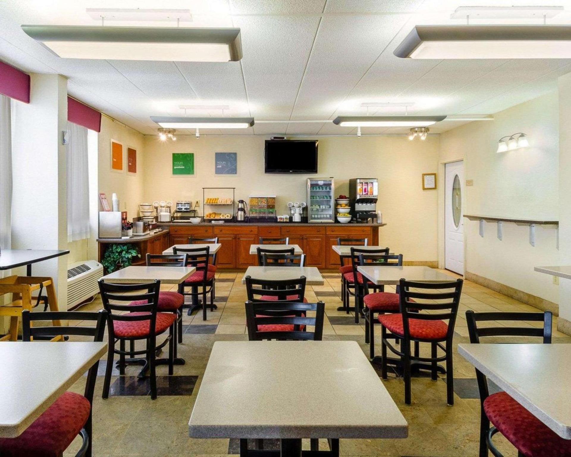 Holiday Inn Express - Fall River North photo 28