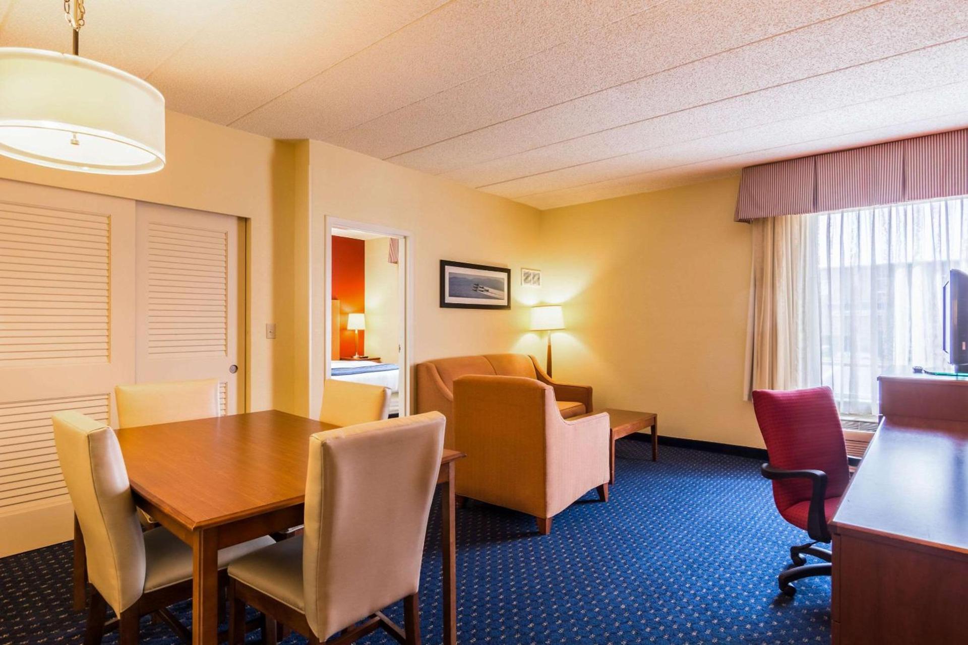 Fairfield by Marriott Inn & Suites Clinton photo 22