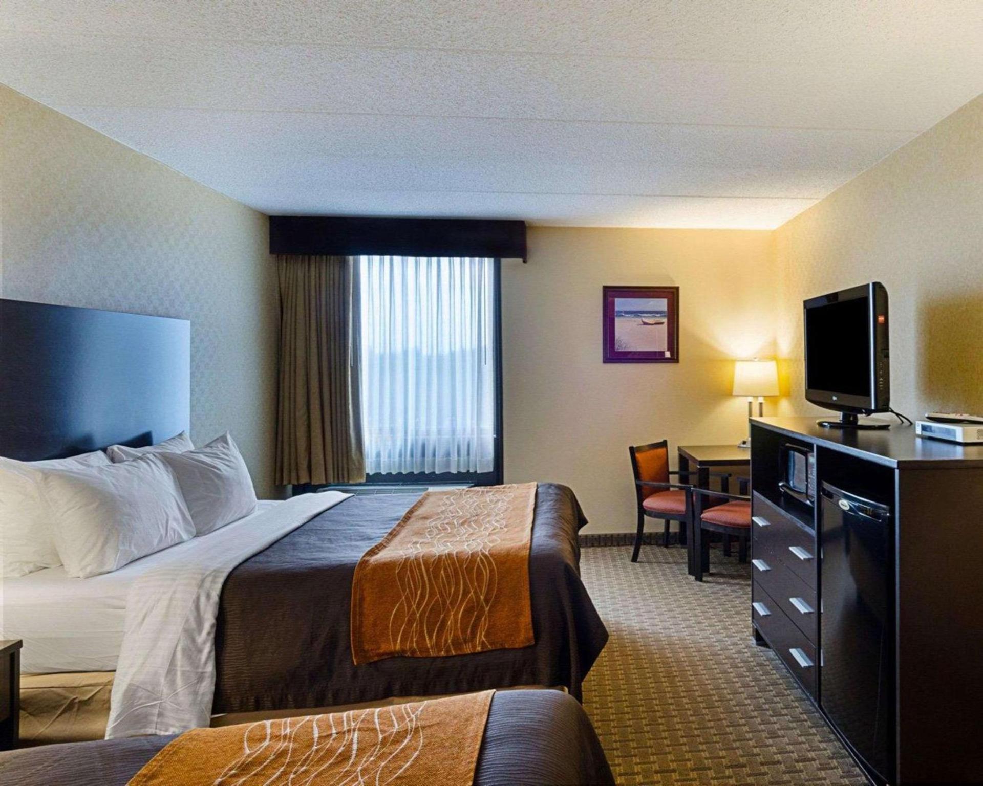 Holiday Inn Express - Fall River North photo 4