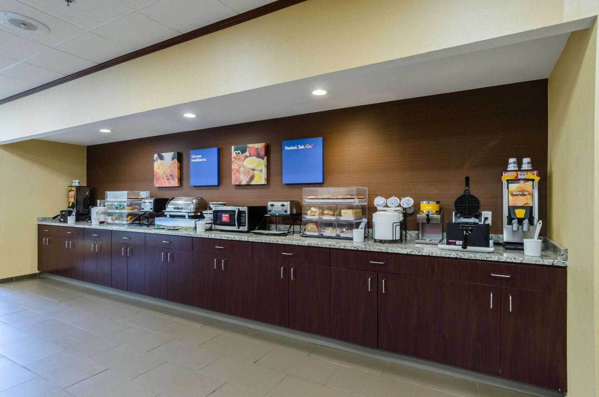 Comfort Inn Randolph-Boston photo 41